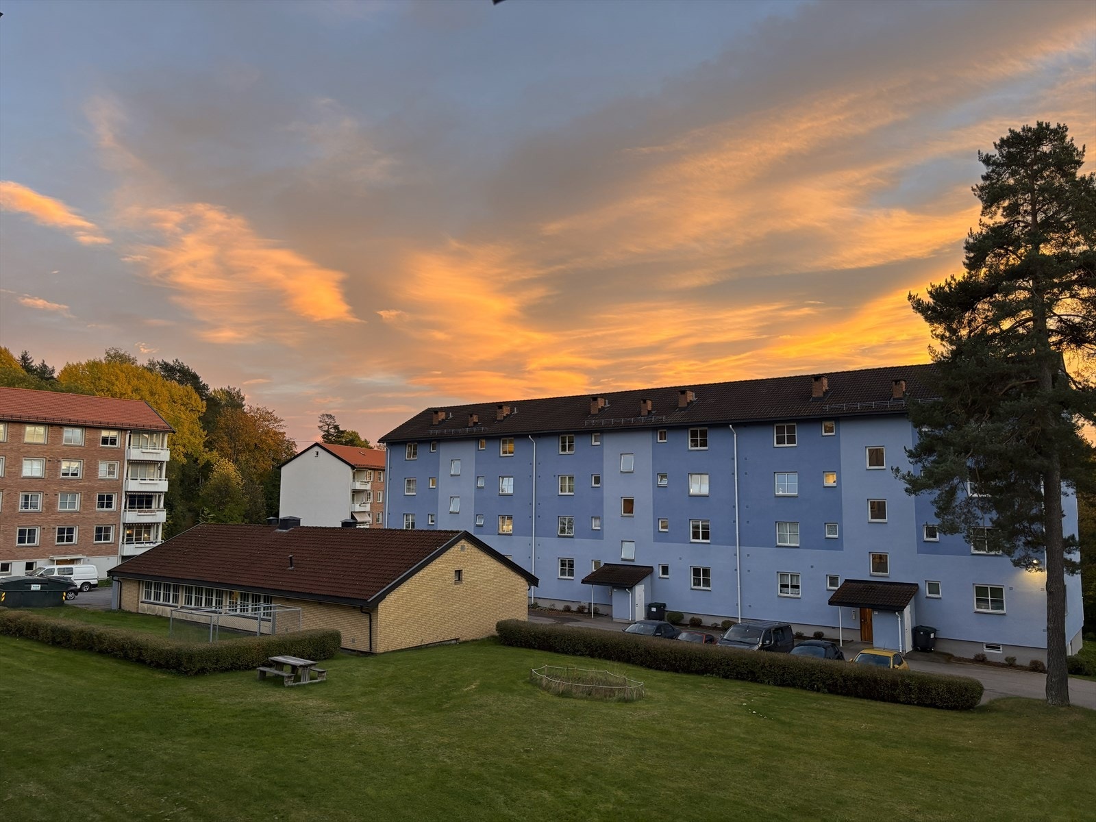 Foto tatt av selger fra balkongen. Galleribilde