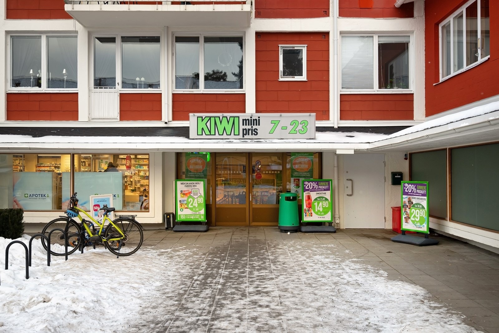 Det er ca 3 minutters gange fra boligen til Kiwi. Her finner du også Apotek 1 og Kaffehjørnet. Galleribilde