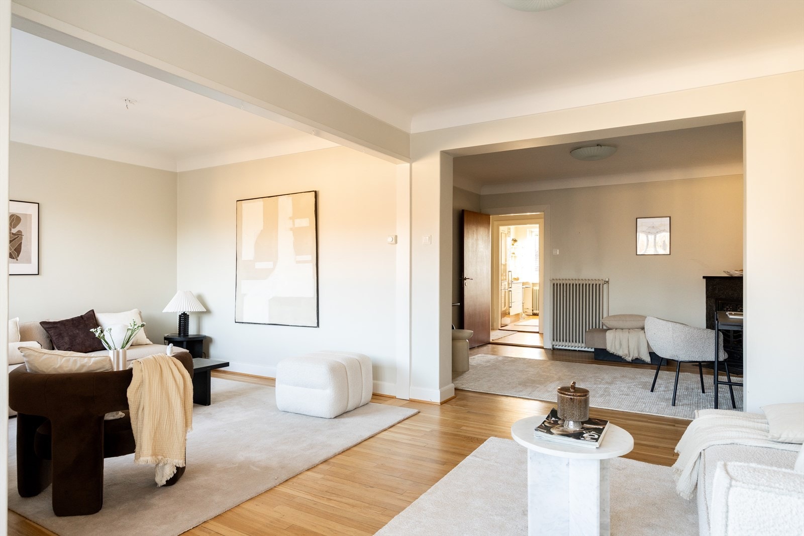 - Leiligheten har orignial 1-stavs eikeparkett - Galleribilde