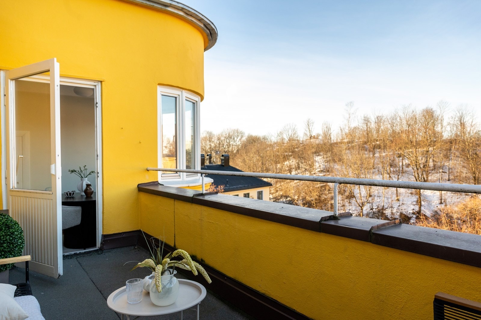 - Takterrassen har gode solforhold - Galleribilde