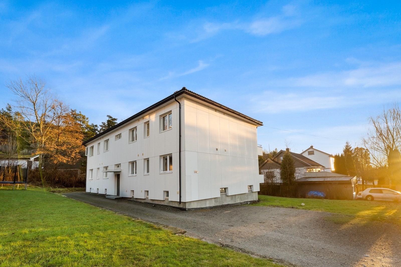 Oredalsveien 51A er en moderne selveierleilighet med svært god standard beliggende i et populært boligområde på Christianslund. Galleribilde