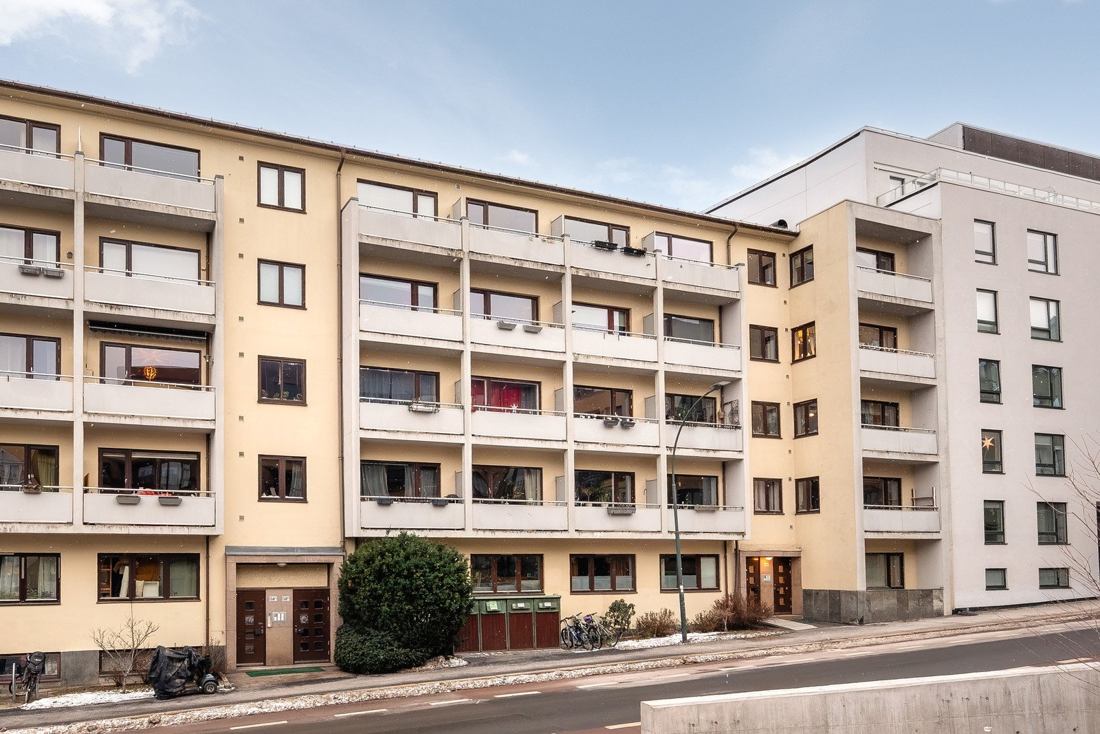 Eiendommen er en del av Sameiet Sandakerveien 50, som består av 53 boligseksjoner. Galleribilde