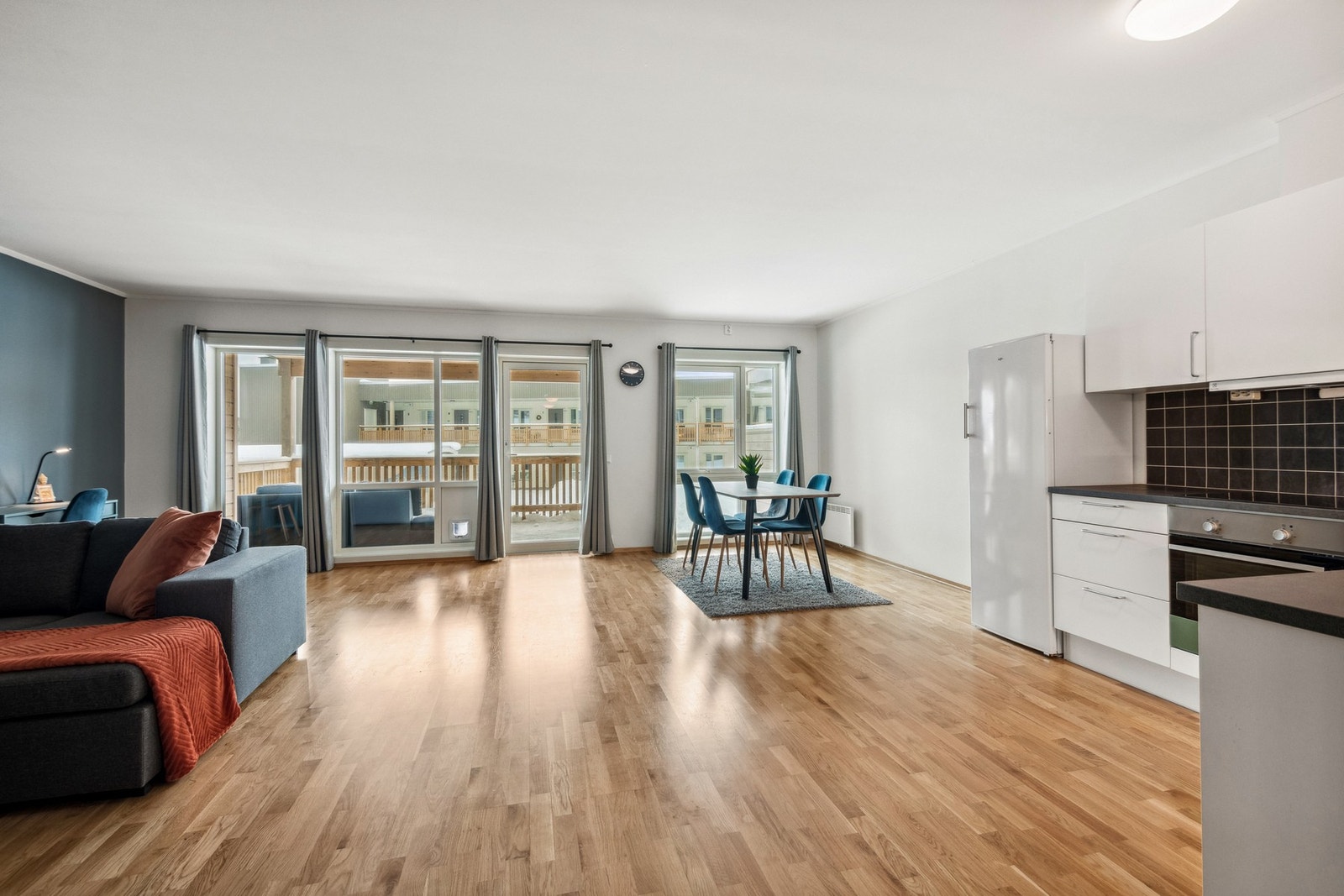 Fra stuen har man enkel adkomst til privat veranda. Galleribilde