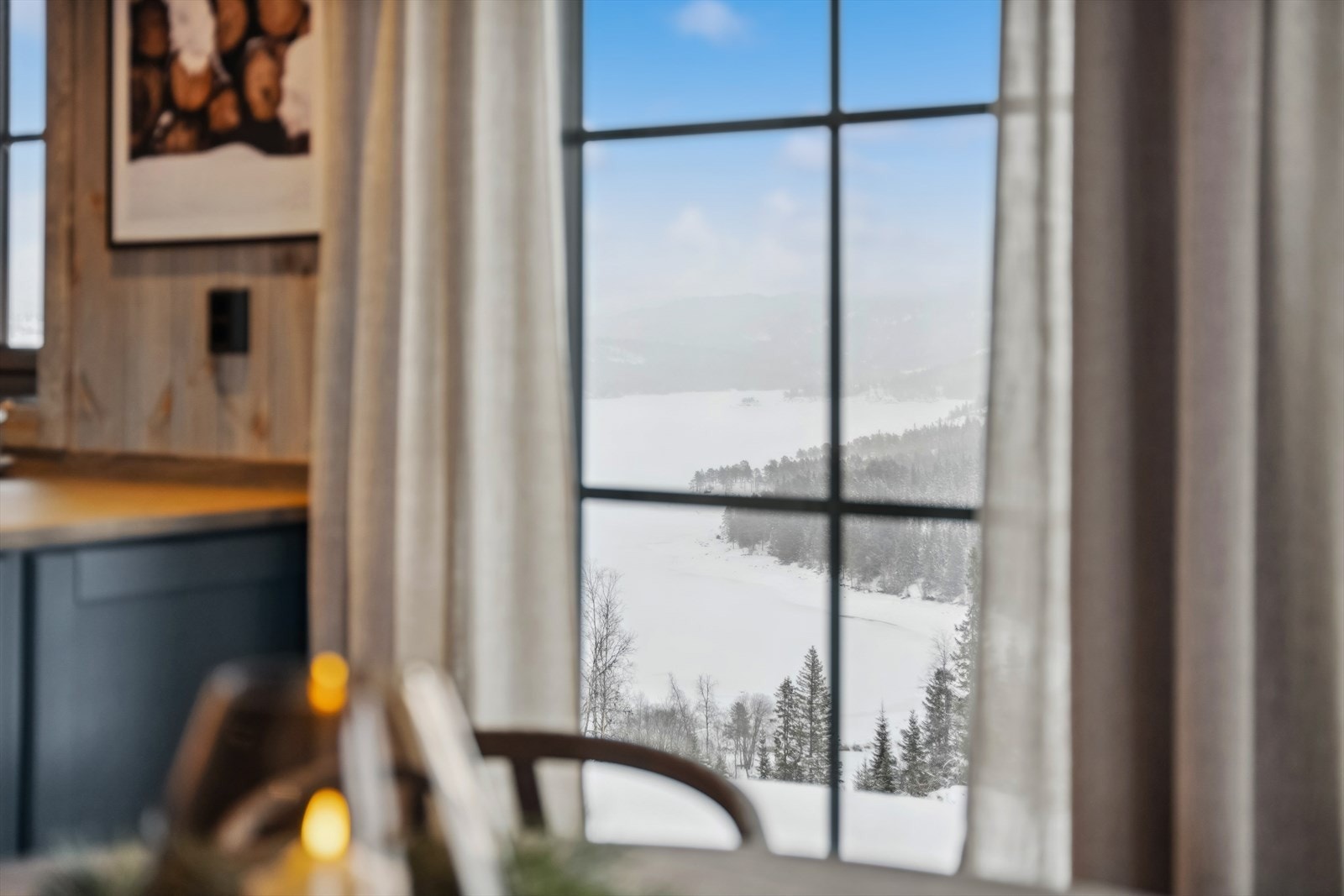 Spiseplass -foto fra tilsvarende hyttemodell. Galleribilde