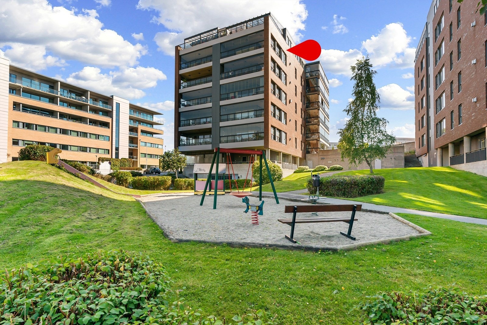 Velkommen til Madlastokken 4a - En kjekk innholdsrik leilighet med gode beliggenhet på Madla og fin plassering i bygget. Utsikt og sol. Galleribilde