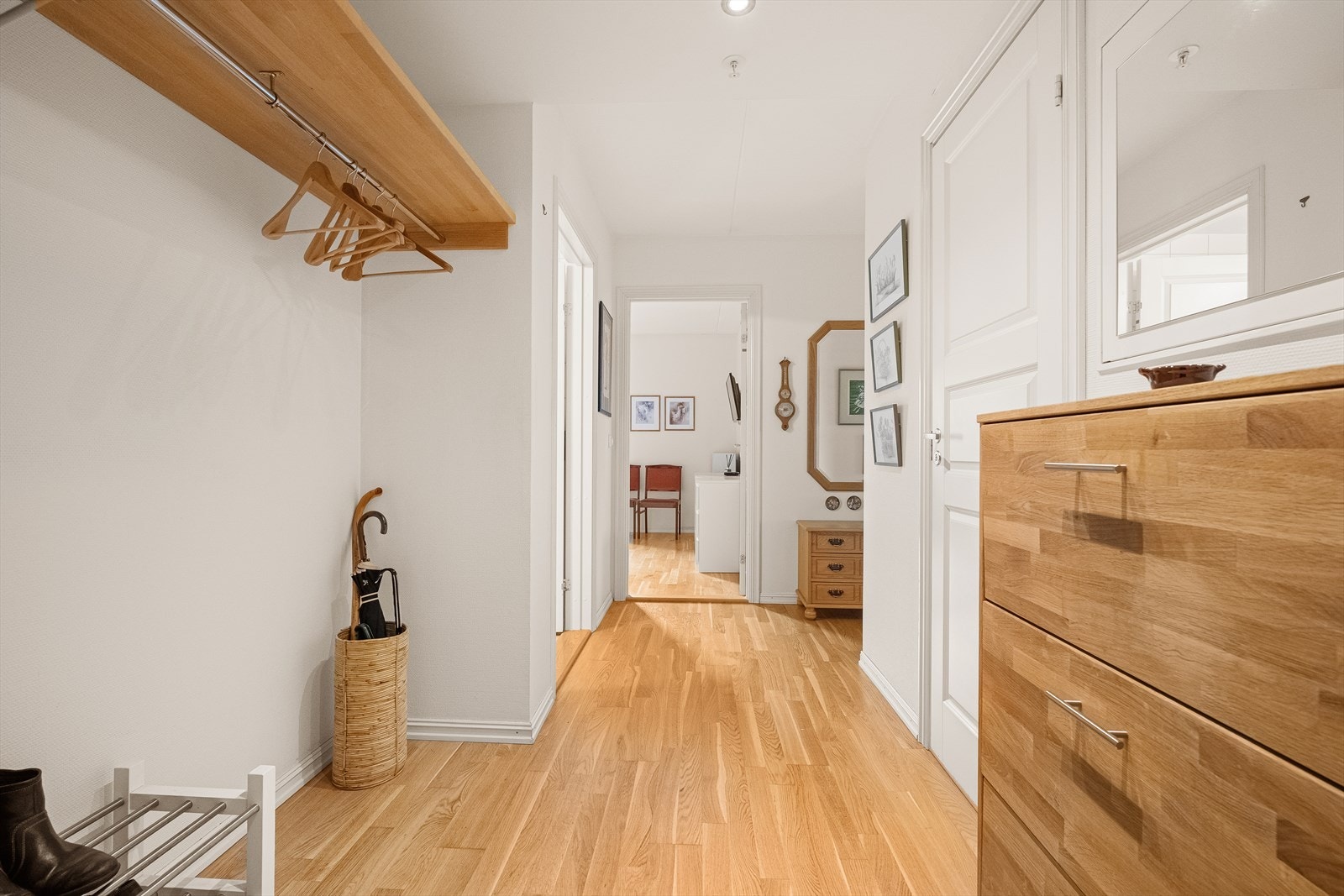 Entré/gang Galleribilde