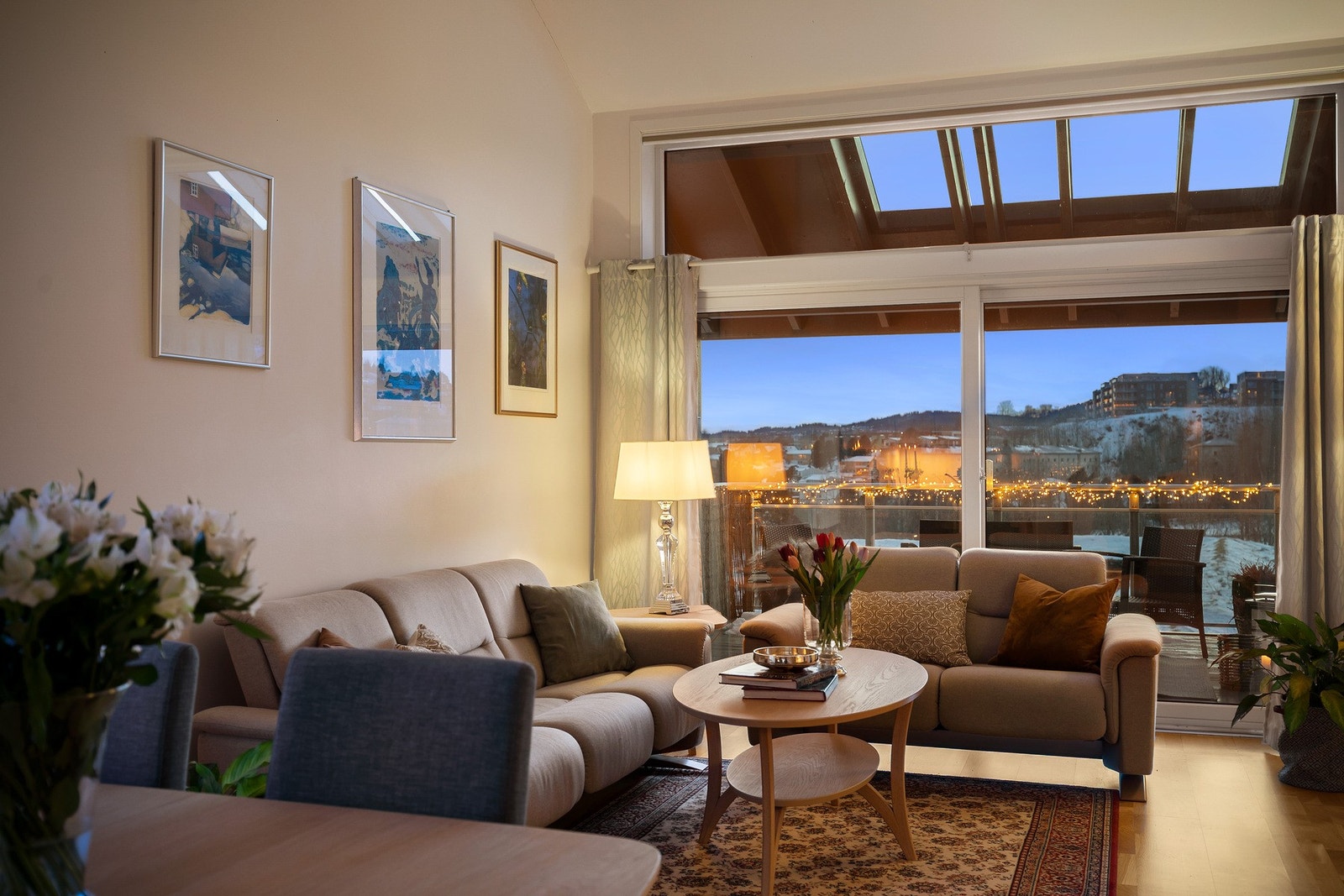 En velholdt og luftig 3-roms selveierleilighet etablert i det populære sameiet "Catharinas hage"! Galleribilde