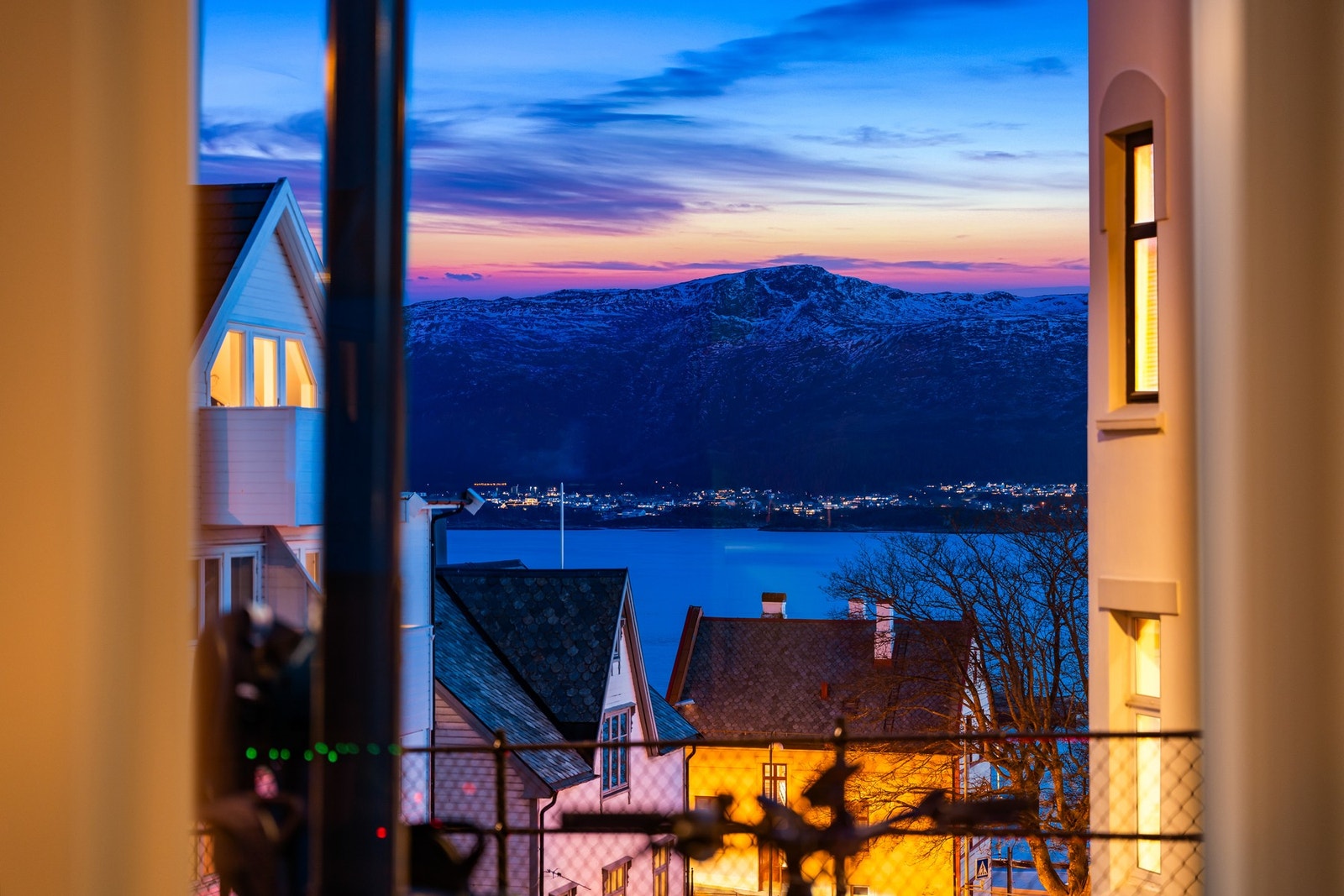 Utsikt på kveldstid. Galleribilde