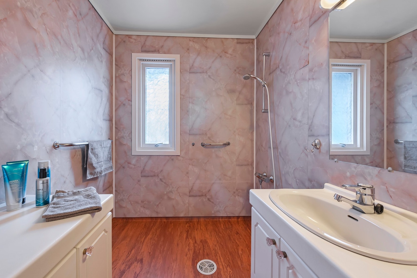 Bad i hovedetasje Galleribilde