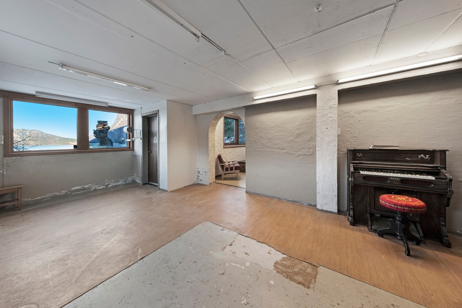 Påbygg i sokkeletasje benyttet som verksted Galleribilde