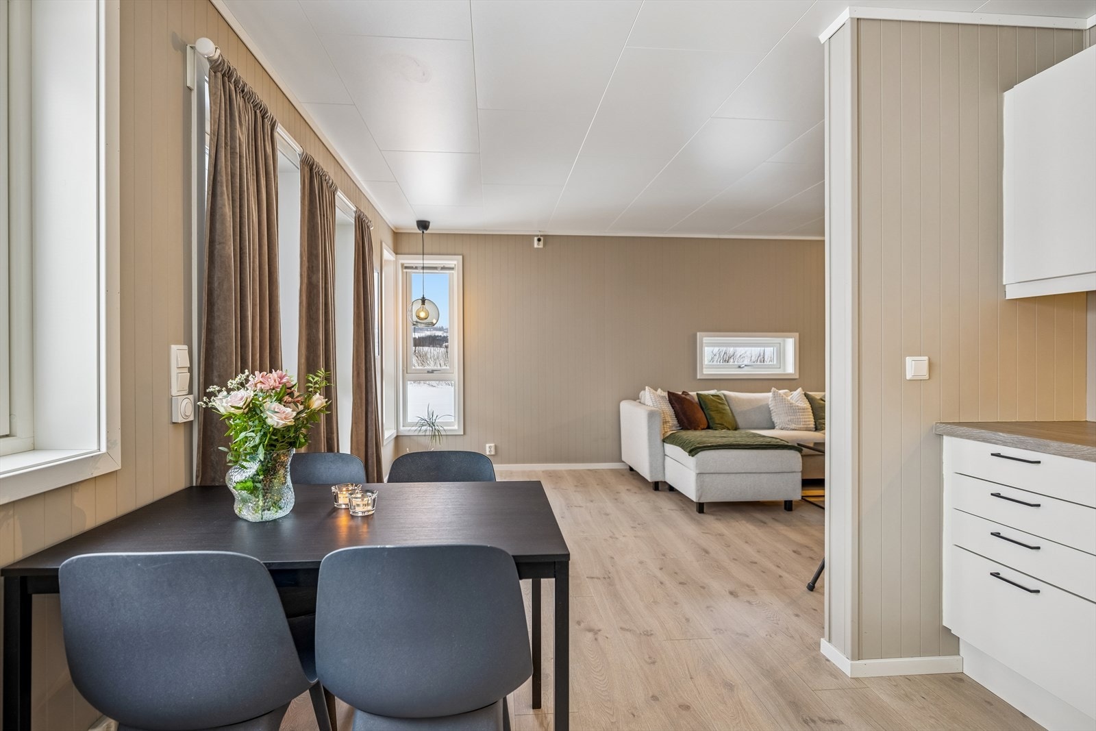 Balansert ventilasjon med avtrekk og tilluft bidrar til et sunt inneklima. Galleribilde