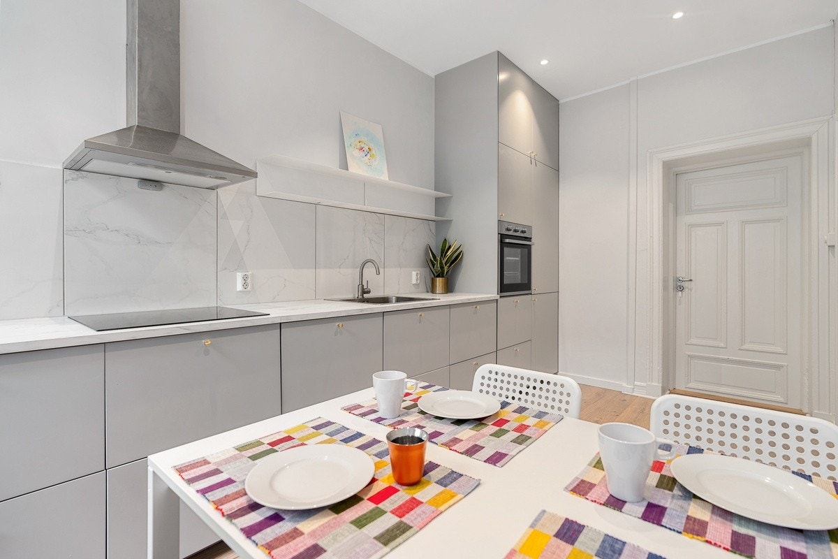 Kjøkken med spiseplass Galleribilde