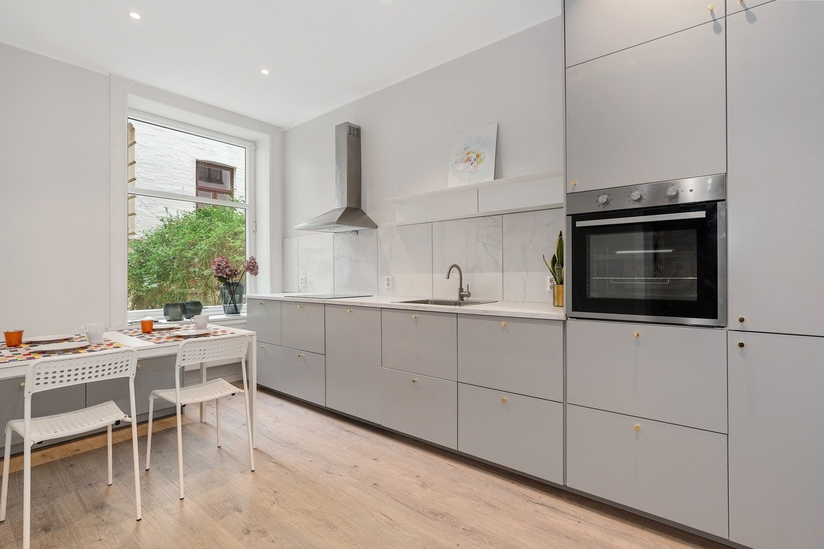 Kjøkken med spiseplass Galleribilde