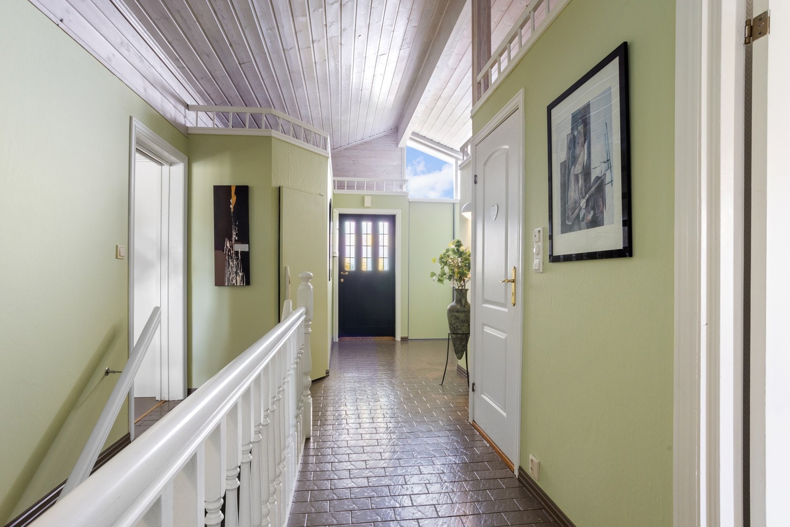 Direkte inngang til romslig kjølerom. Galleribilde