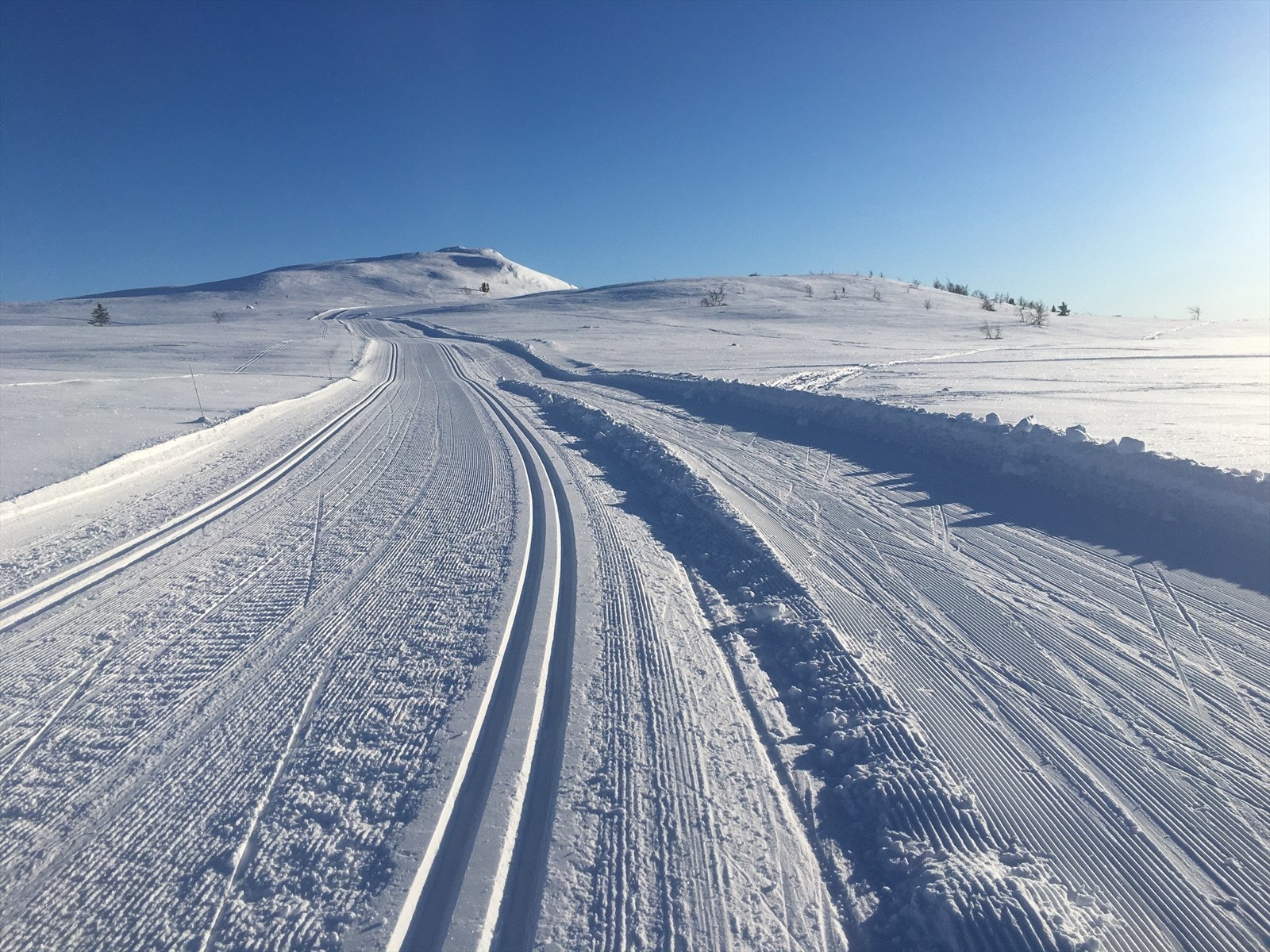 Bare tenk å kunne gå rett ut i et fantastisk løypenett og få oppleve turer som dette! (Selgers foto) - Vi ønsker velkommen på visning! Galleribilde