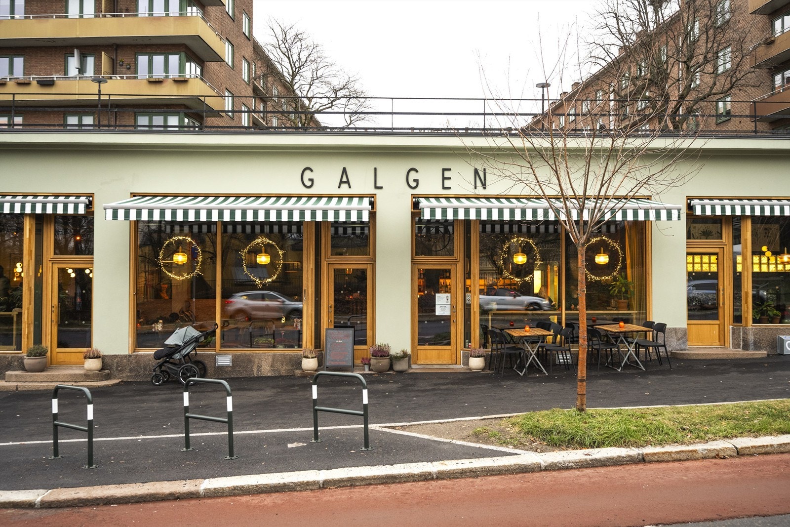 Galgen er en nyåpnet resturant med uteservering. Galleribilde