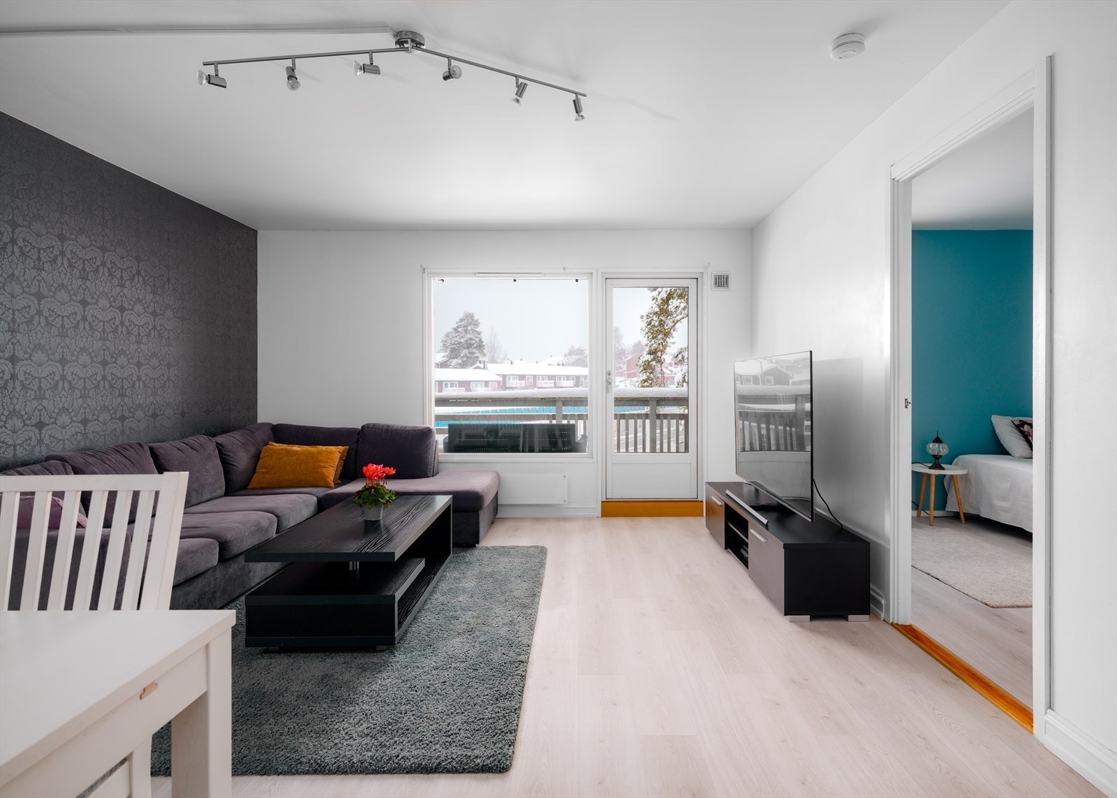 Nordvik v/ Irina Bjørnhaug har gleden av å presentere Åslandhellinga 3- En lys og innbydende 2-roms eierseksjon med garasjeplass og balkong. Foto:
Magnus Bjørnerud Galleribilde