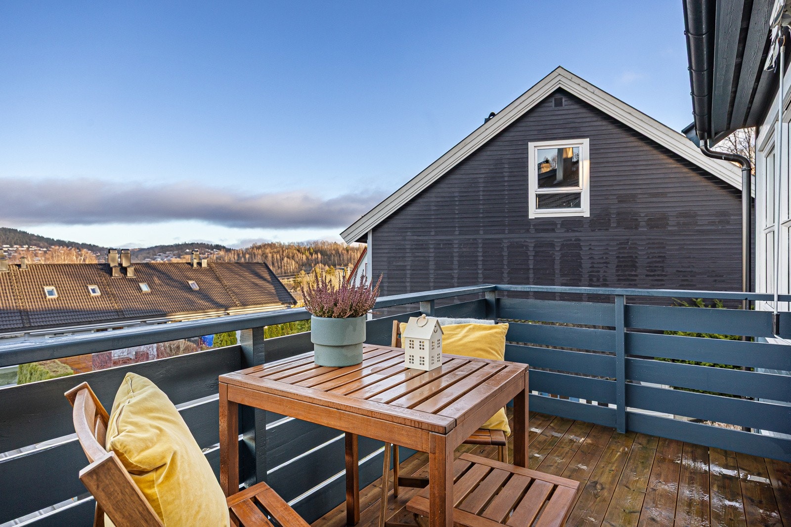 - Boligen har fin intern beliggenhet i boligfeltet - Galleribilde