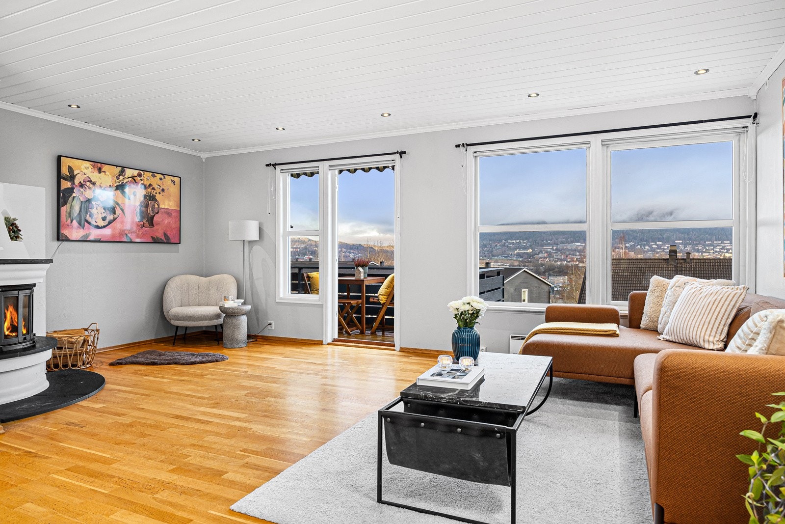 - Lyst og delikat enderekkehus over 3 plan på totalt 136 m² - Galleribilde