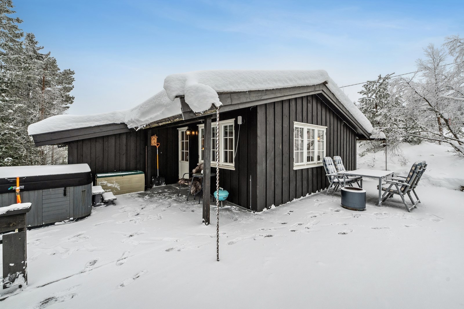 Jacuzzien medfølger salget. Galleribilde