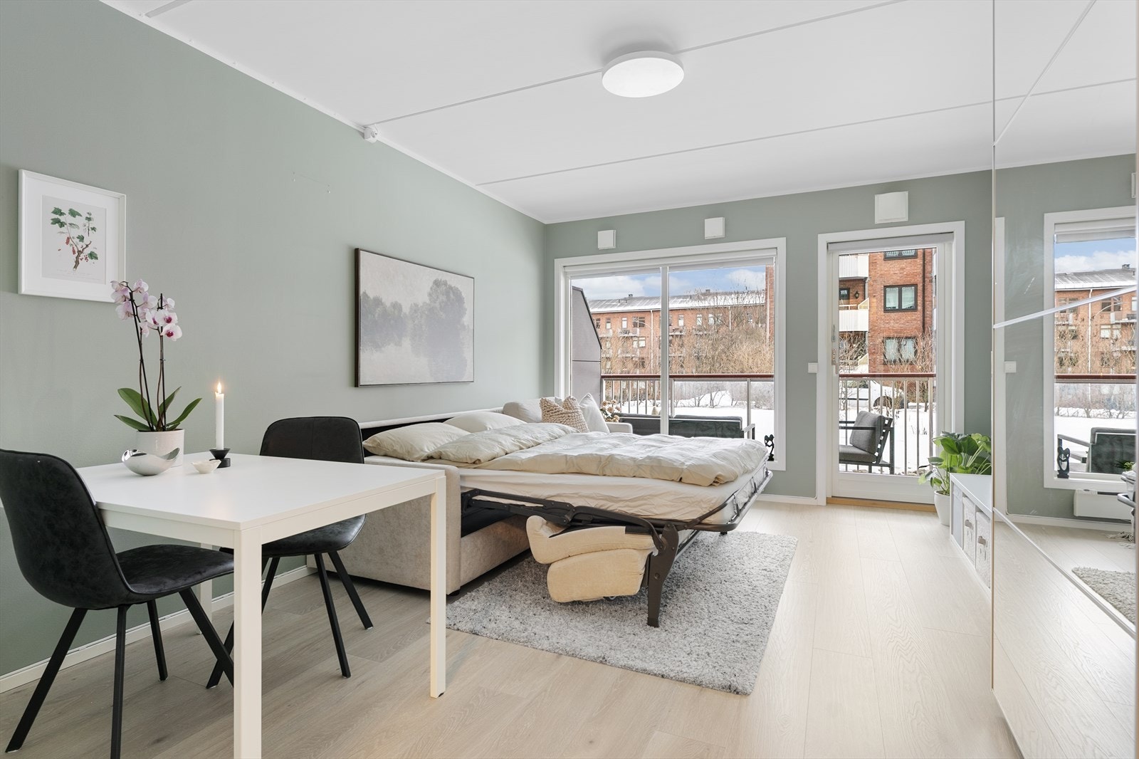 Sovesofa gir fleksibel utnyttelse av stuearealet. Galleribilde