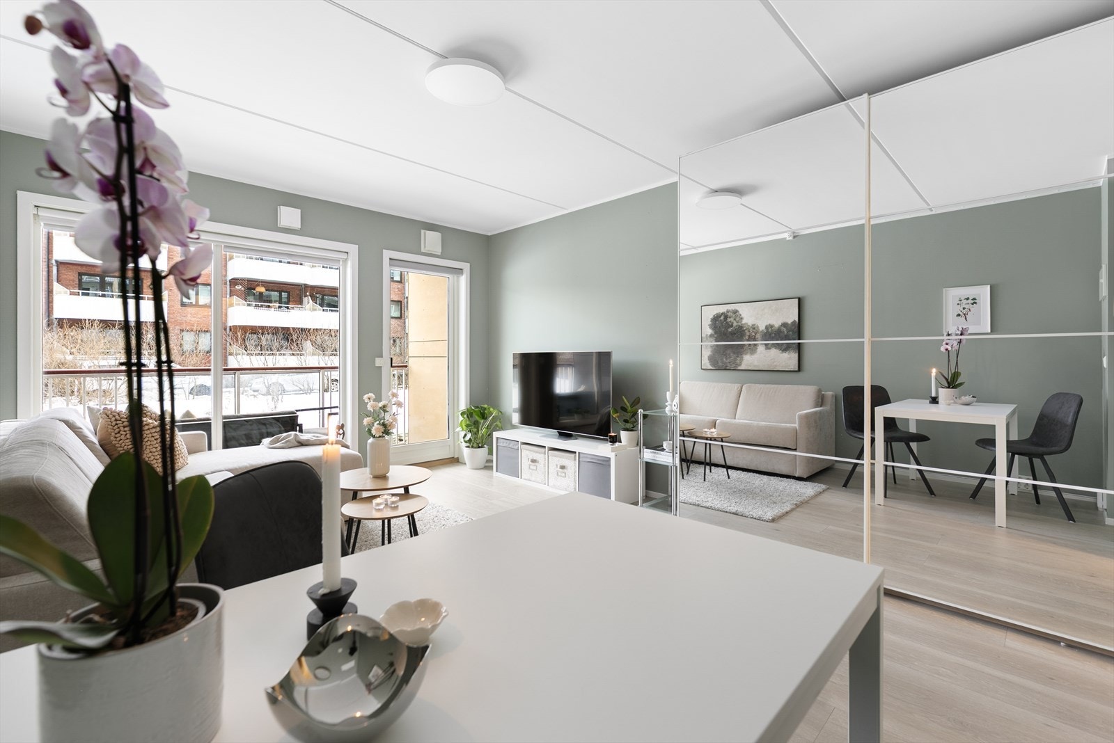 Leiligheten har en svært gjennomtenkt og godt utnyttet planløsning. Her kan du enkelt møblere etter egne ønsker og behov. Galleribilde