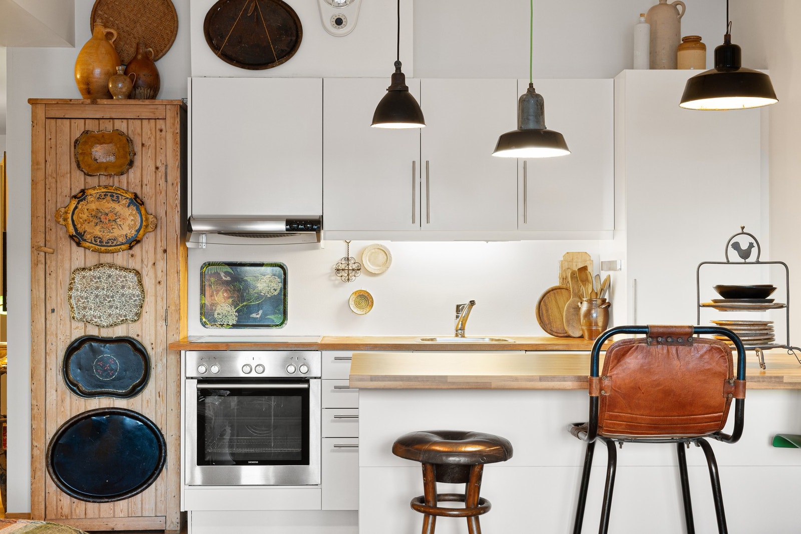 Stilren kjøkkeninnredning. Galleribilde