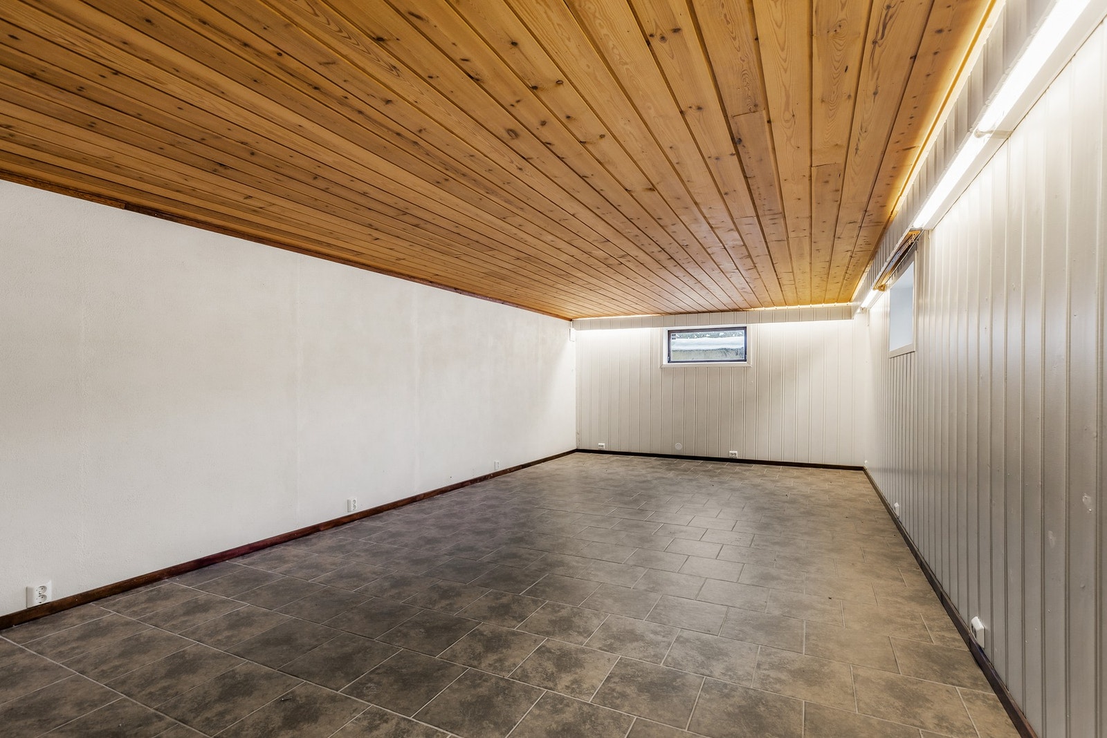 Det er ikke dokumentert at kjellerstuen er byggesøkt eller at det er gitt tillatelse av kommunen Galleribilde