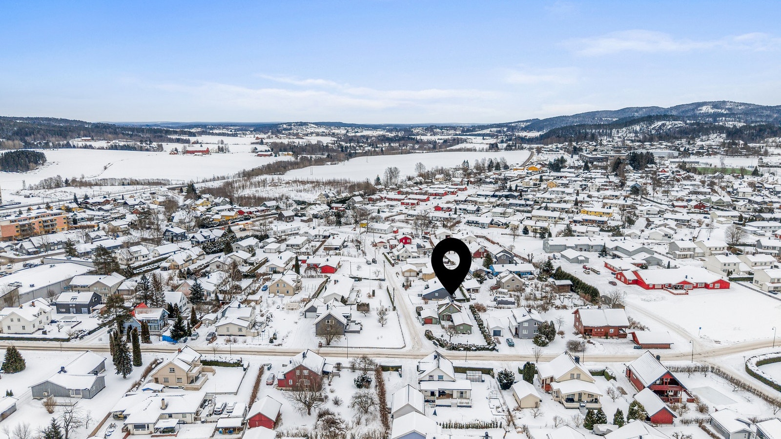 Fra eiendommen er det kort avstand til barnehager, skoler, offentlig kommunikasjon, idrettsanlegg og flotte turområder Galleribilde