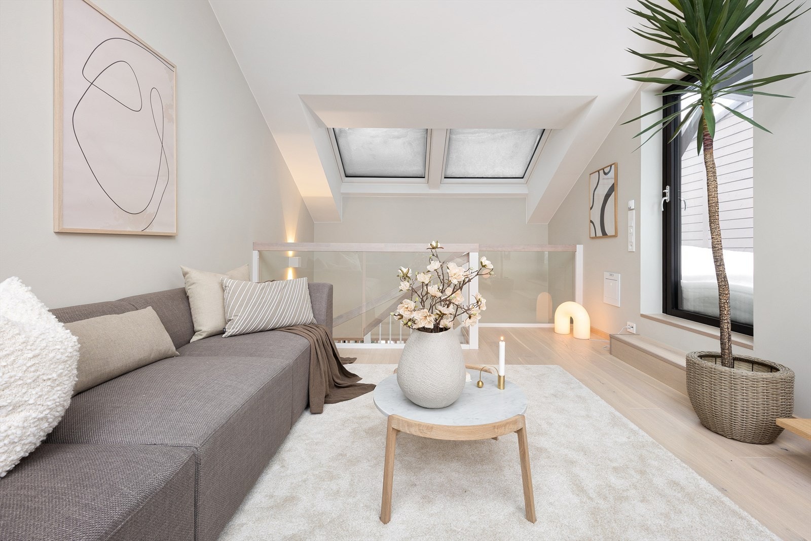 Loftstue. Galleribilde