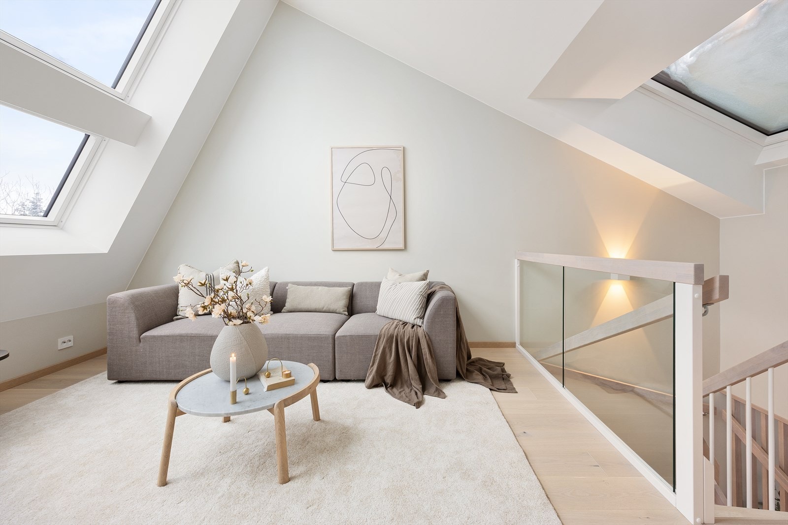 Loftstue. Galleribilde