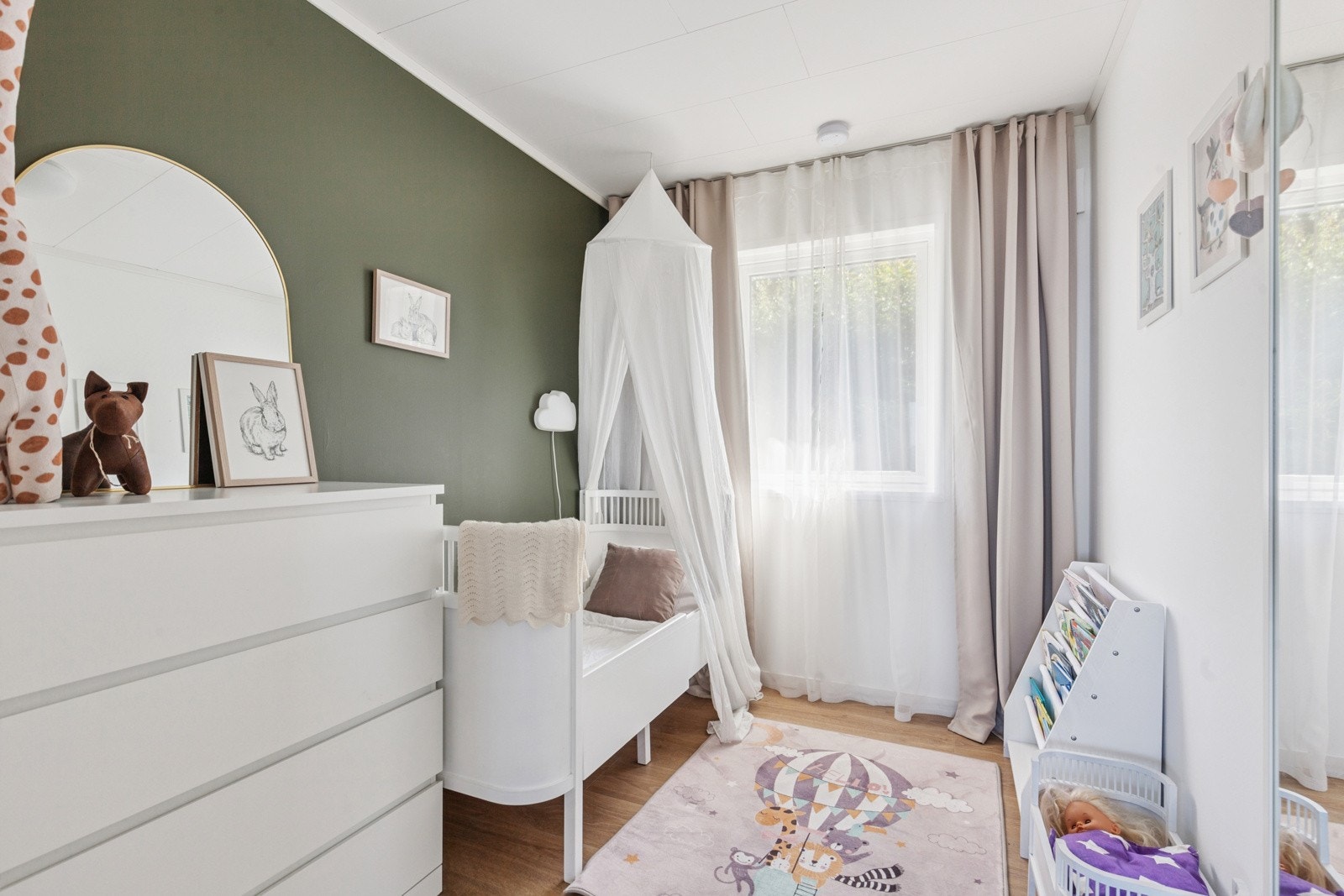 Hyggelig barnerom. Galleribilde