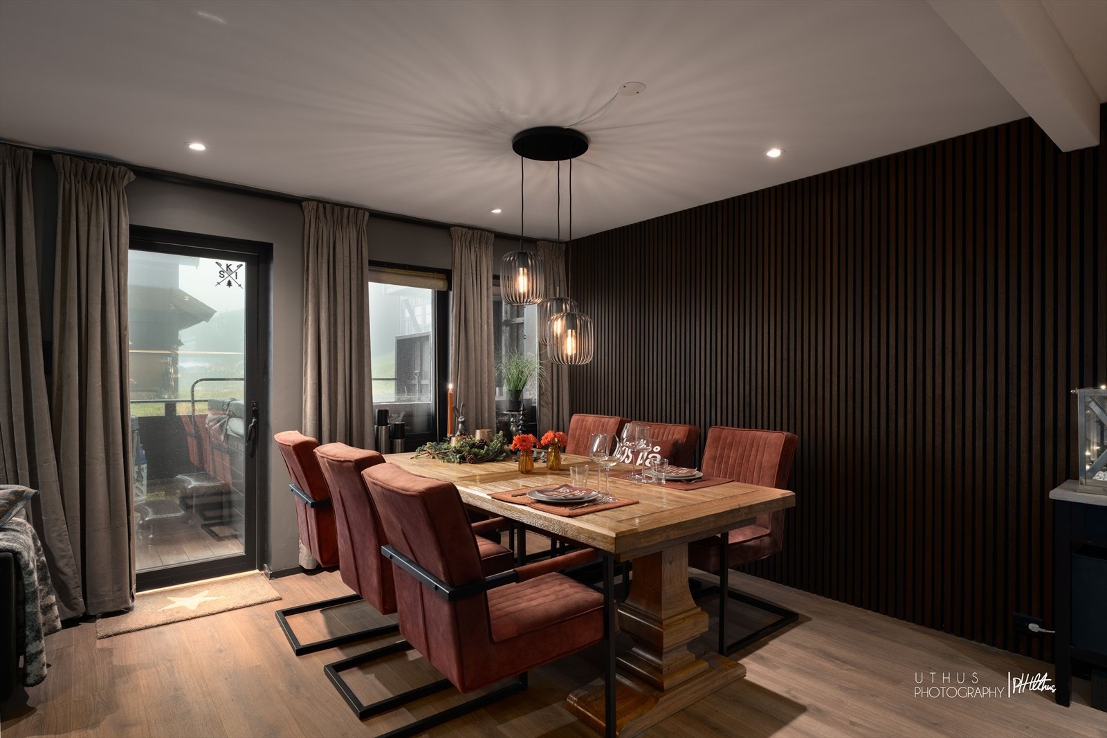 Fra stua har du direkte adgang til terrassen. Galleribilde