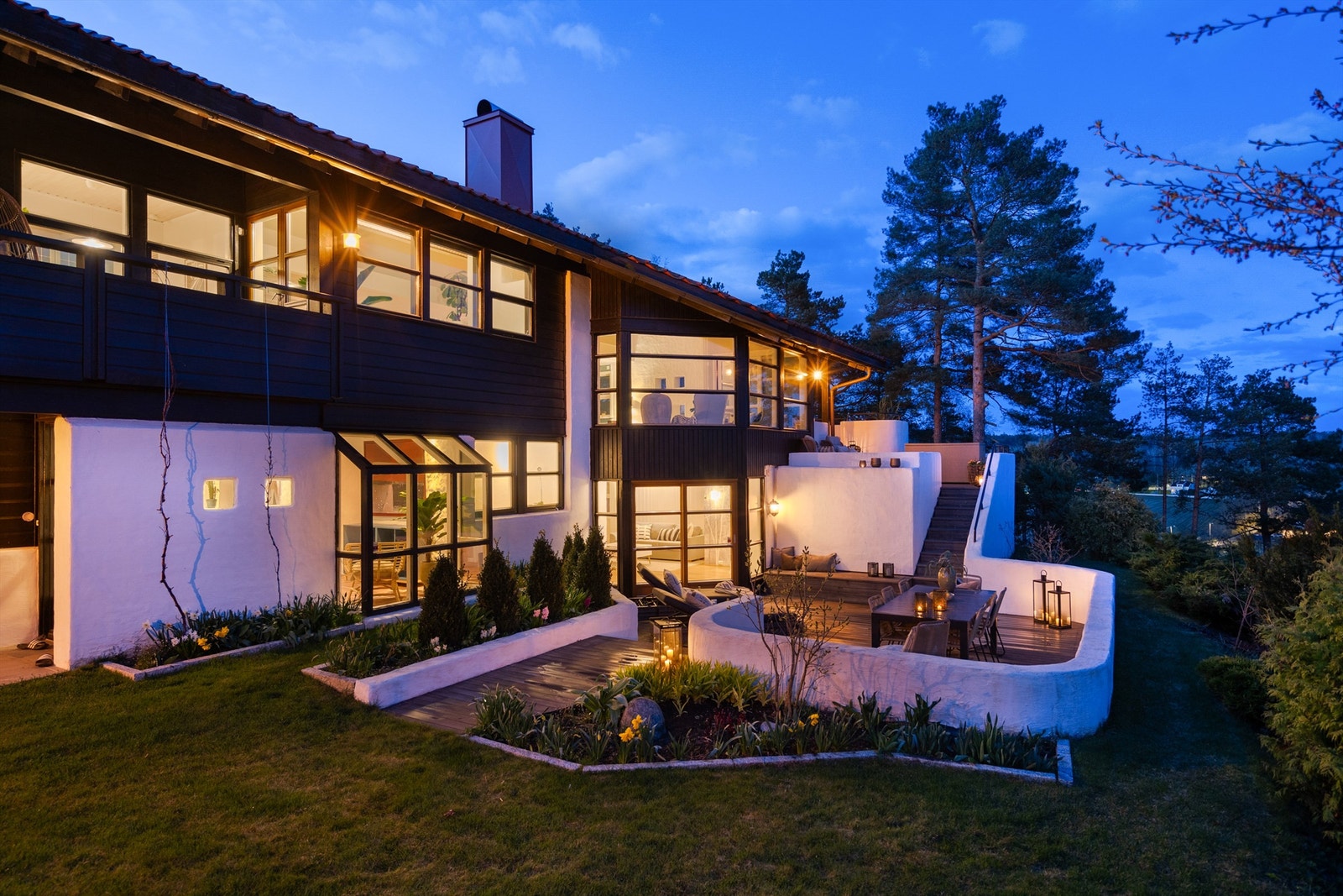 Fra utpå våren gir vakre bed både glede og et visuelt løft av utearealene. Galleribilde