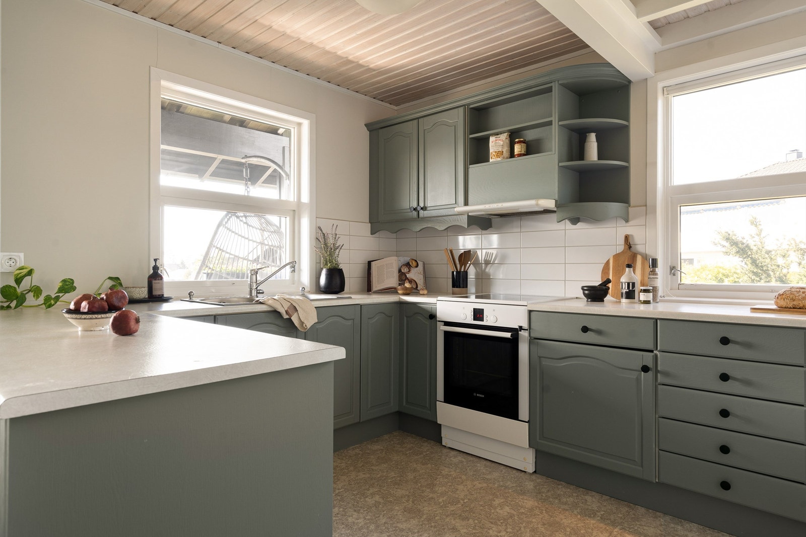 Ny oppvaskmaskin er installert på kjøkkenet i 2025. Galleribilde