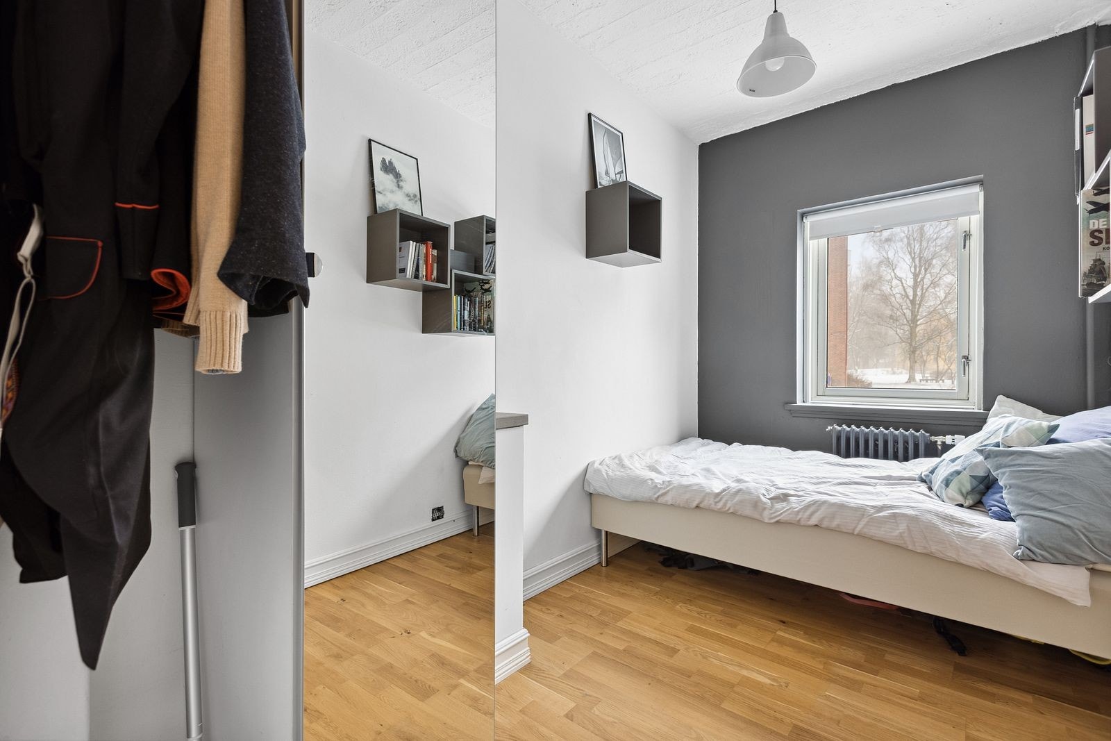 Soverom 2 - Garderobeskap medfølger Galleribilde