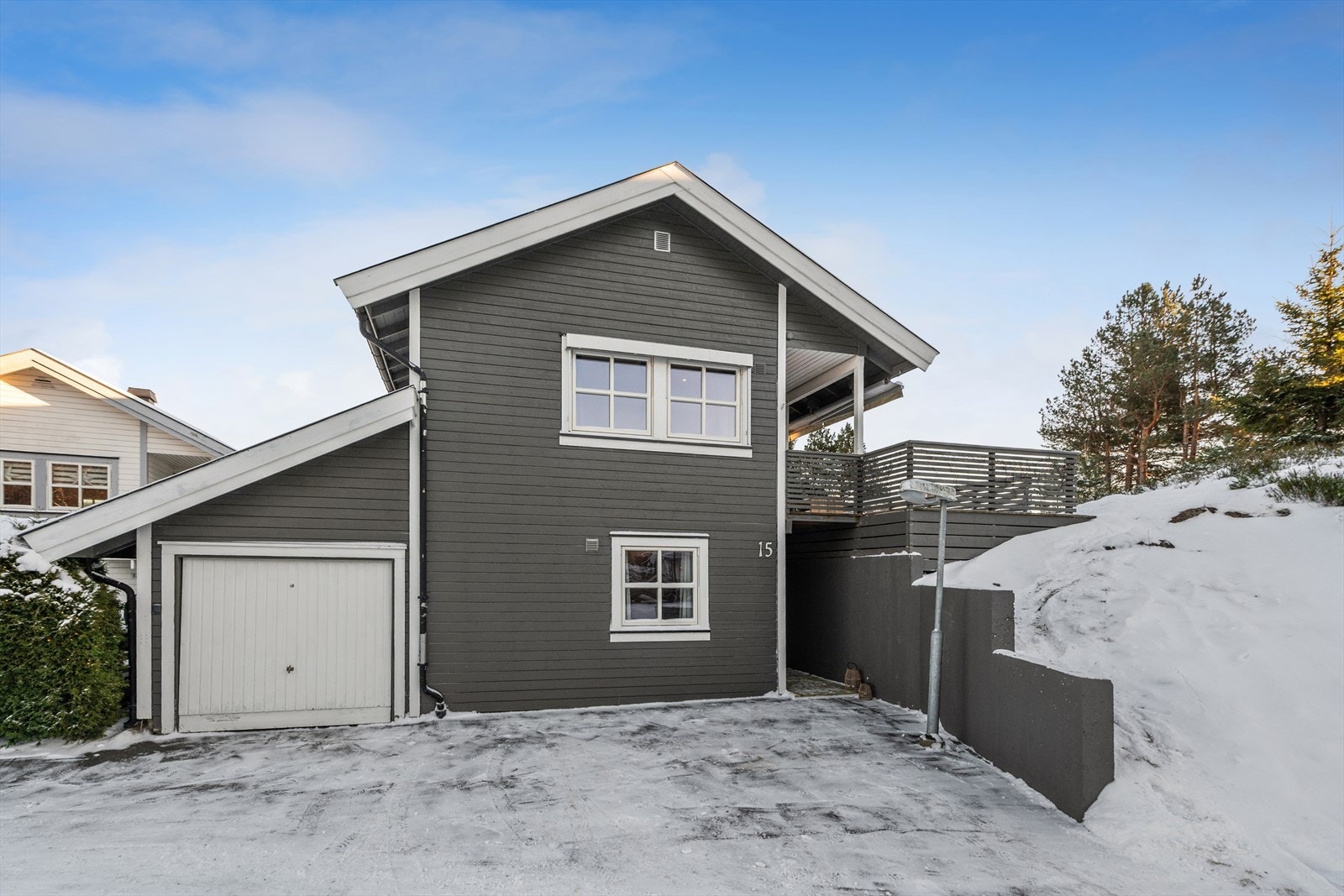 DNB Eiendom v/Christer Hagen har gleden av å presentere Rådyrlia 15! Galleribilde