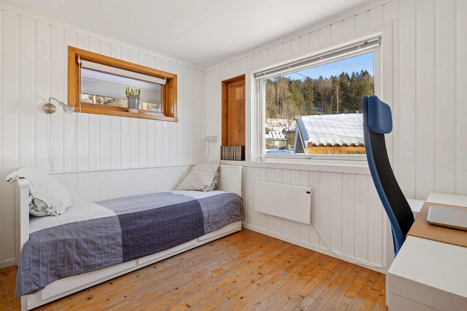 Pent soverom for innredning etter eget ønske og behov - gjesterom evt. hjemmkontor. Galleribilde