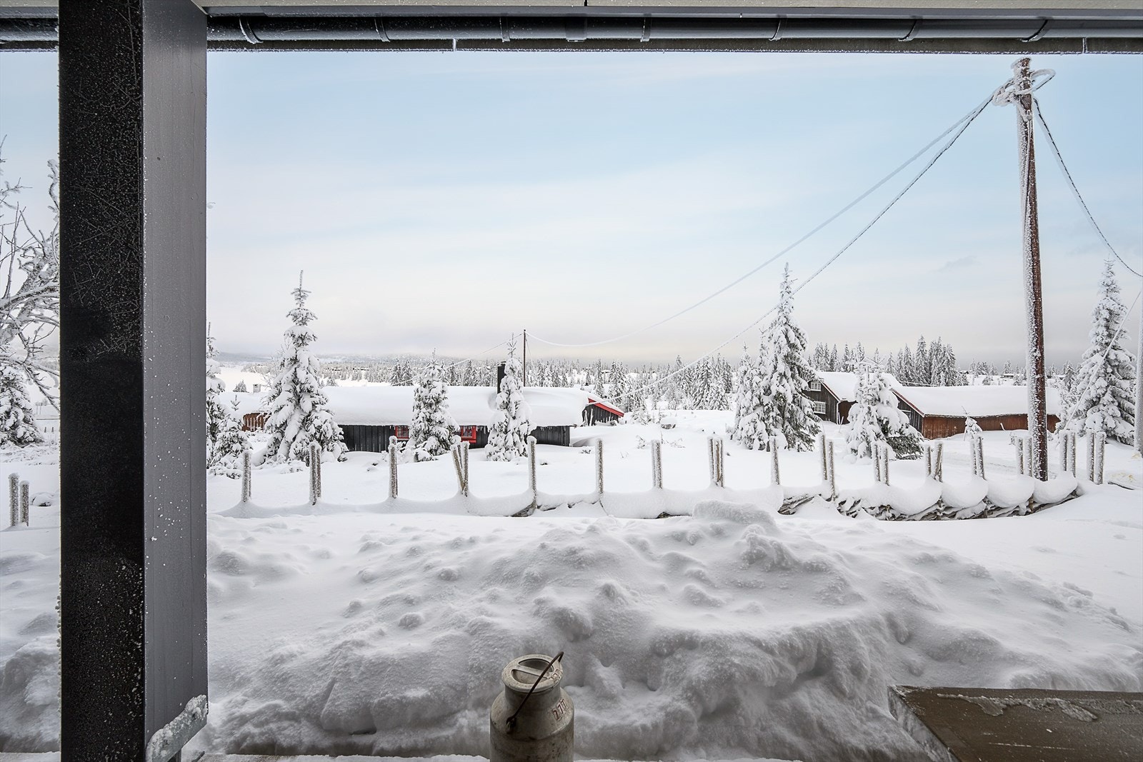 Fra terrassene har man en fin utsikt over det omkringliggende området. Galleribilde