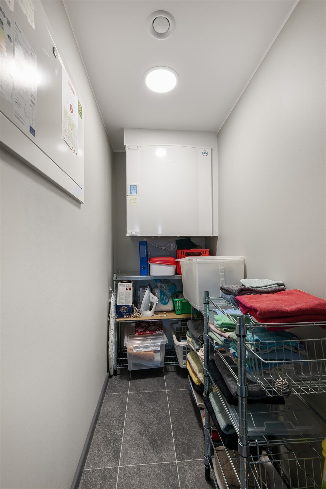 Den ene boden fungerer som et teknisk rom. Galleribilde