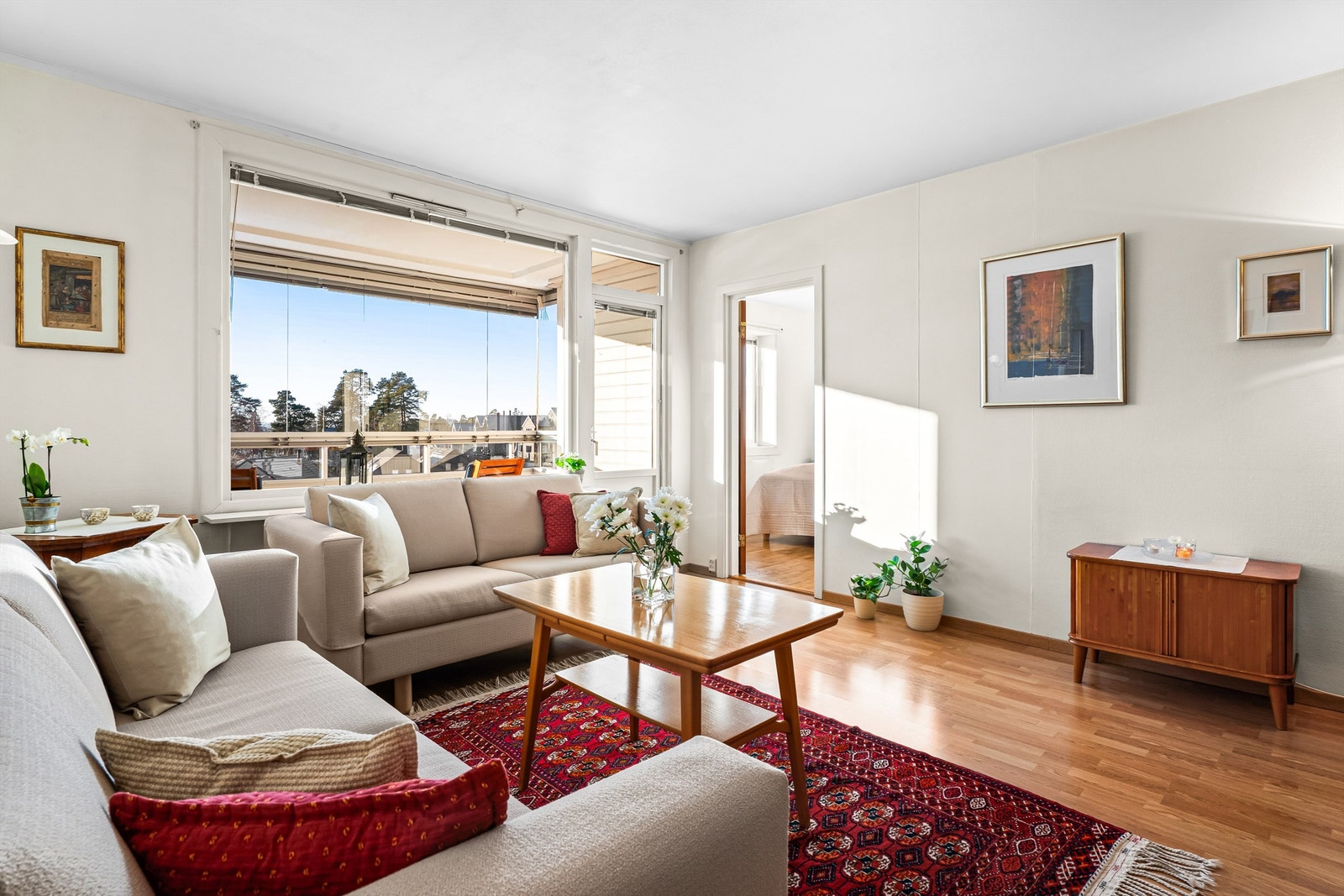 Det er pipeløp i bygningen (teglsteinspipe) - Ved montering av ildsted er andelseier forpliktet til å sette seg inn i og følge bestemmelsene borettslagets veileder. Galleribilde