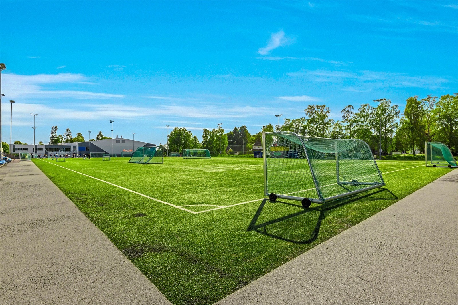 Området har svært gode idrettstilbud som for eksempel; Nordstrand Idrettsforening, Nordstrand Tennisklubb etc. Galleribilde