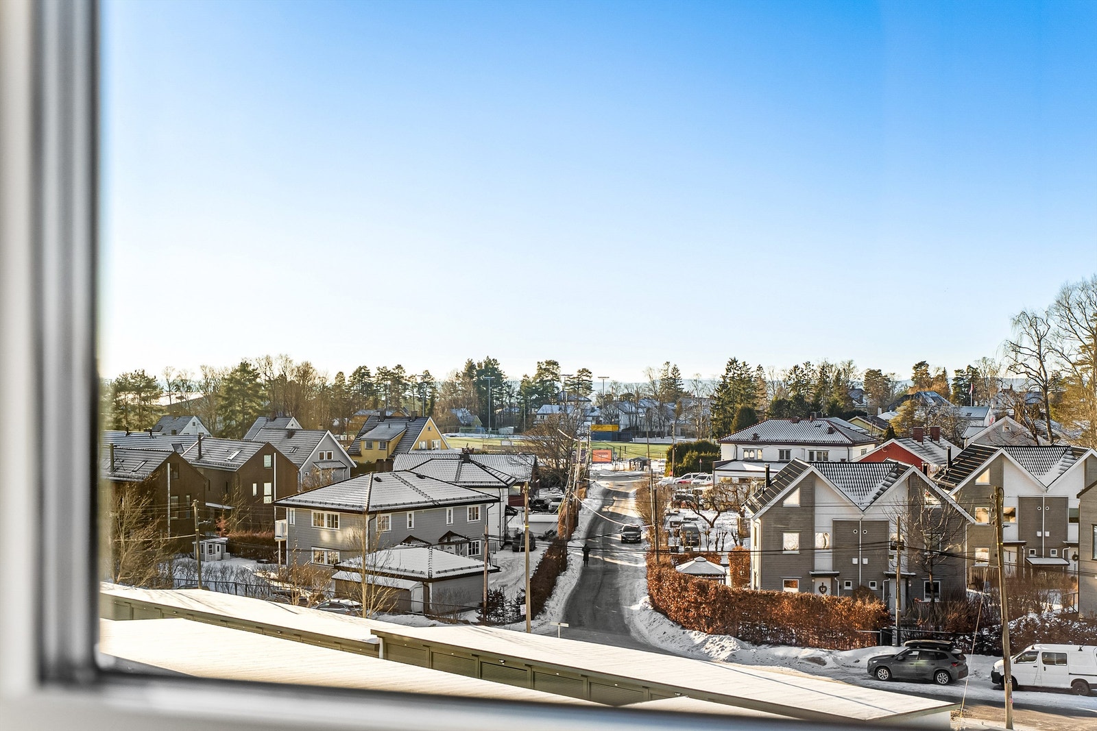 Vindu på hovedsoverom er orientert mot sydvest. Galleribilde
