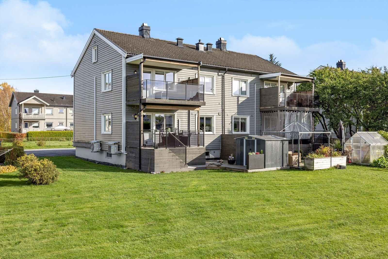 Dette er leiligheten for deg som ønsker en attraktiv beliggenhet i et populært og veletablert boligområde! Galleribilde