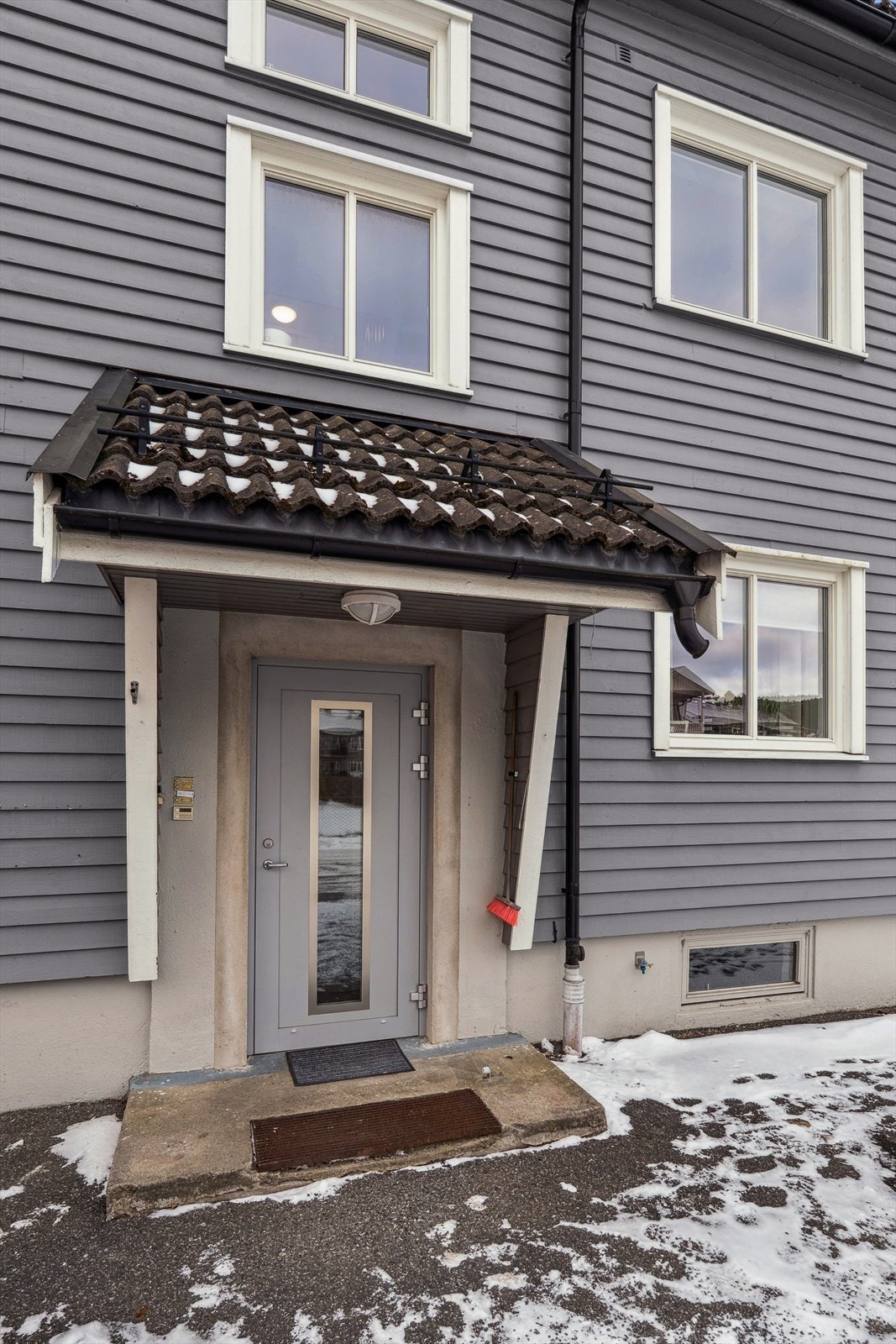 Felles inngangsparti. Galleribilde