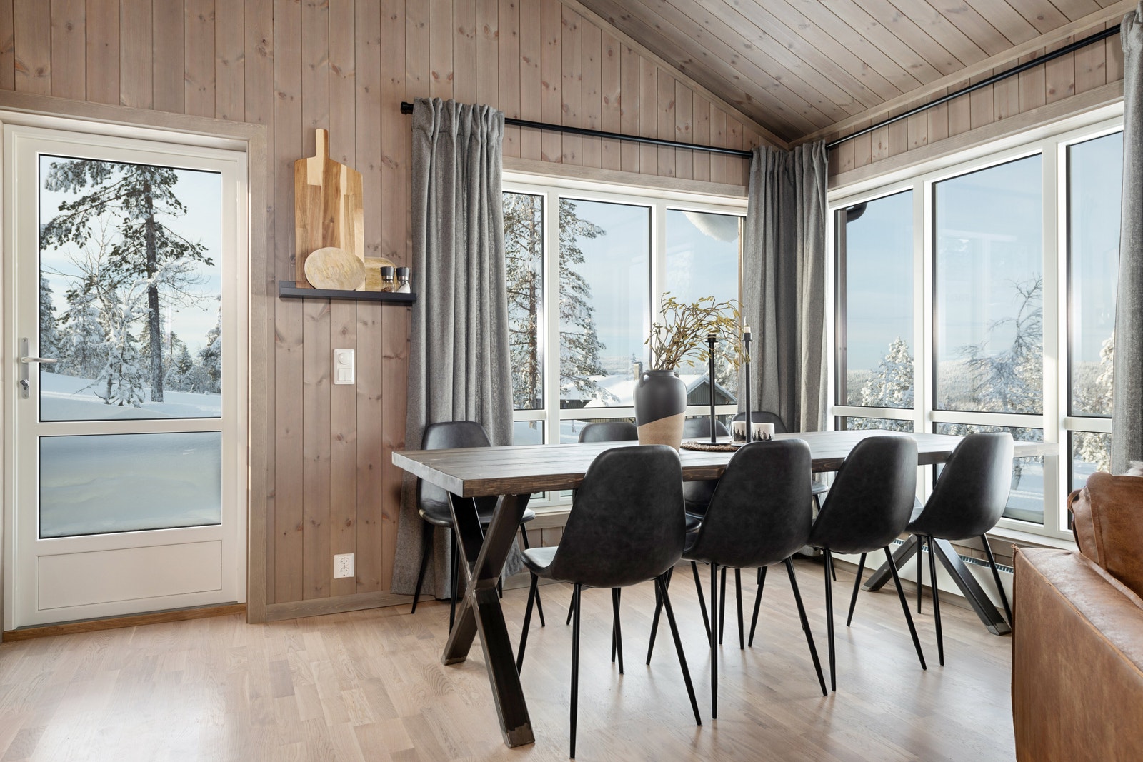 Interiørbilde fra en annen Snøhetta hytte Galleribilde