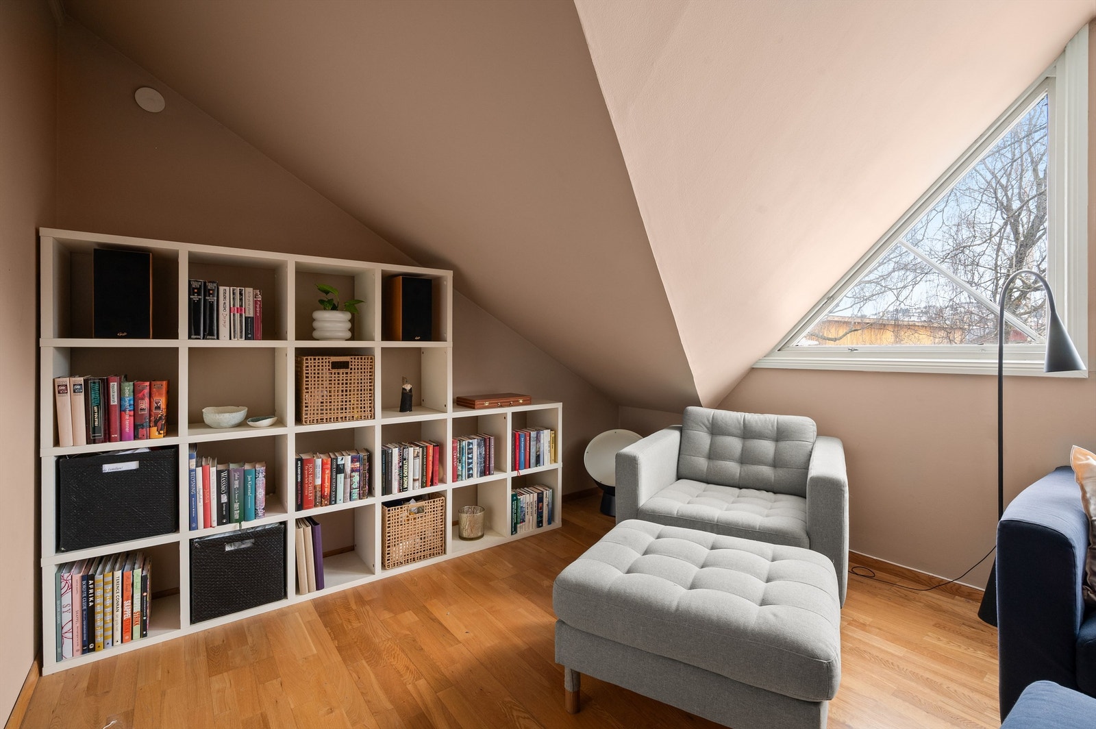 På samme måte som spisestuen er rommet svært fleksibelt, og egner seg også godt som lekerom eller hjemmekontor. Galleribilde