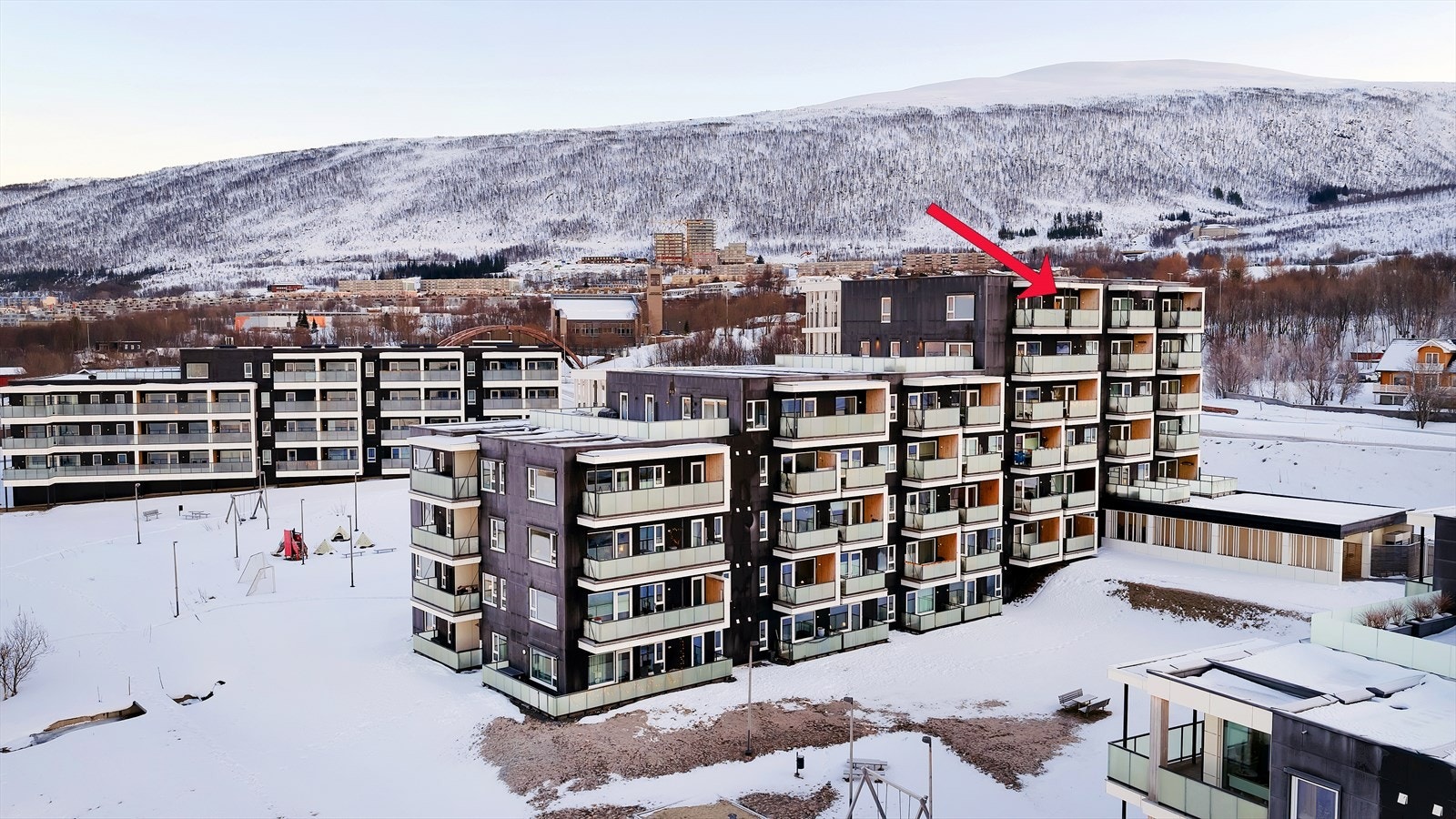 Blokken var ferdigstilt i 2016, og leiligheten holder meget god standard. Galleribilde