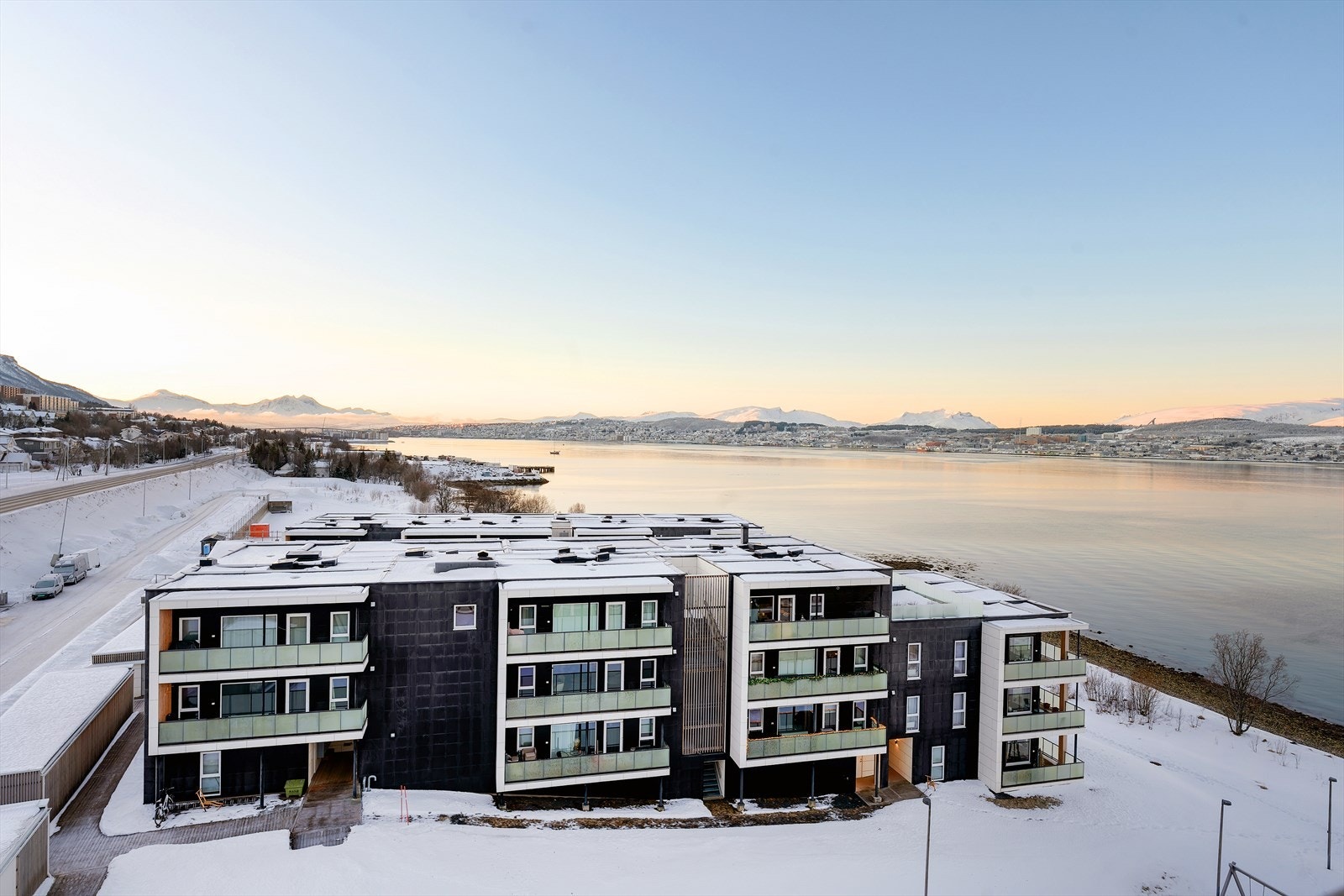 Utsikt mot sørvest. Galleribilde