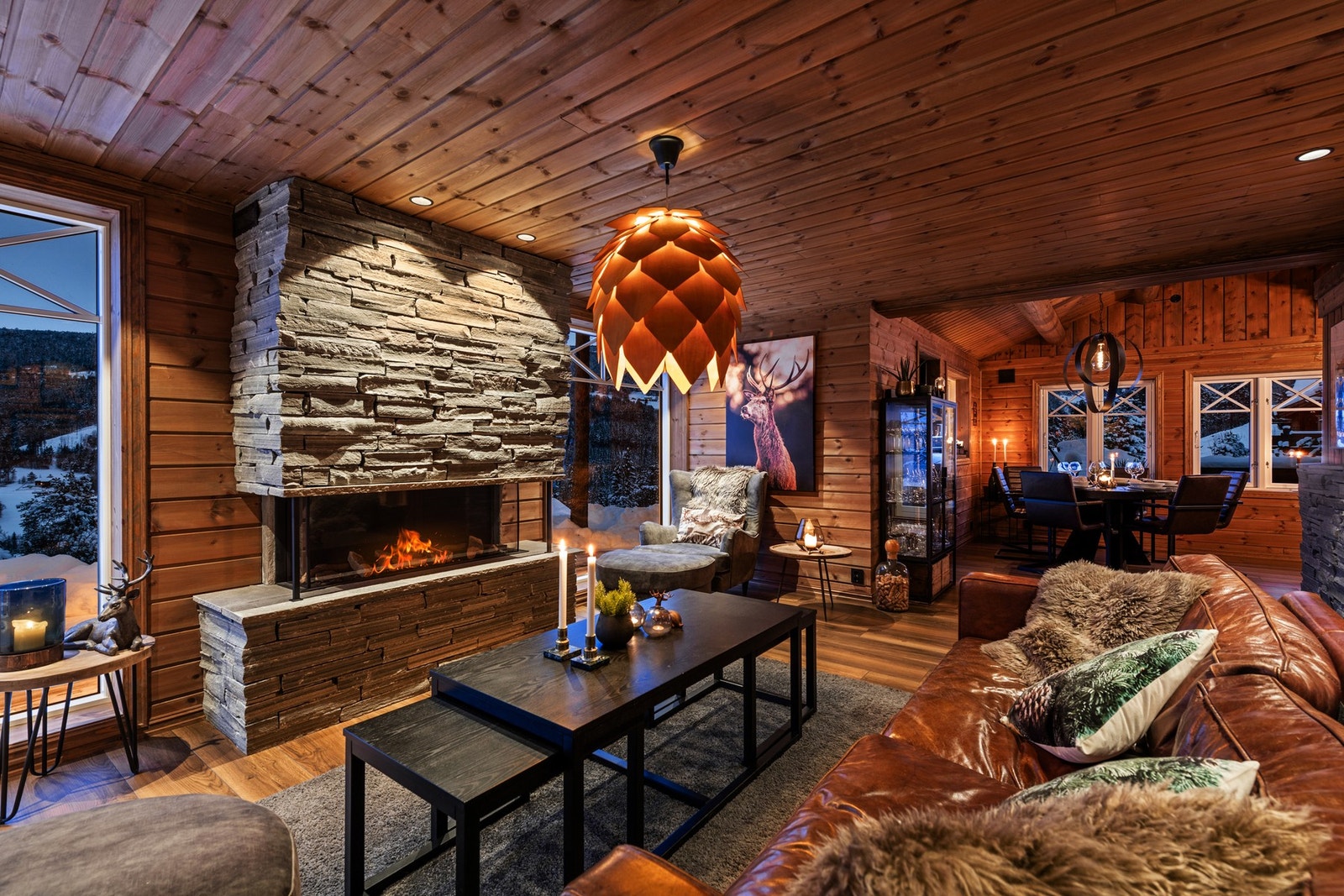 Hytta ble pusset opp i 2020 og holder en gjennomgående god standard Galleribilde